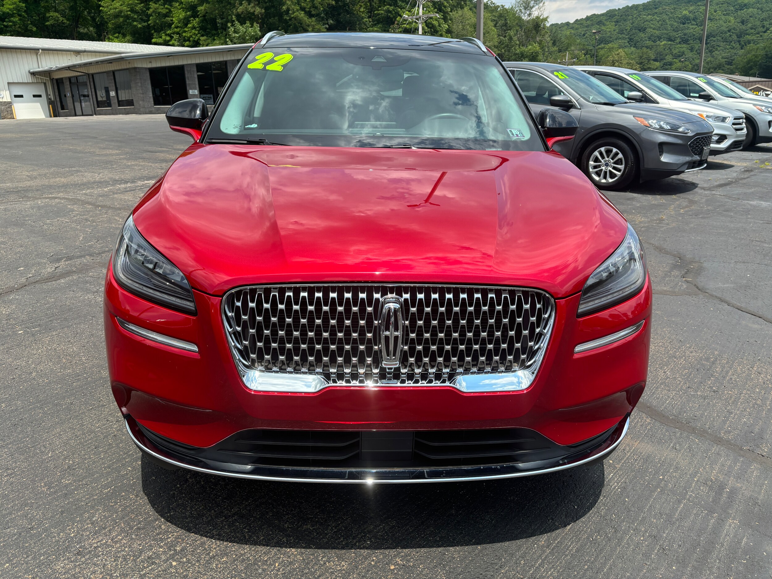 2022 Lincoln Corsair Standard photo 2