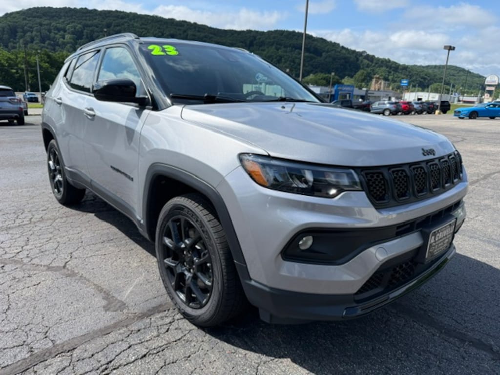 Used 2023 Jeep Compass Altitude SUV