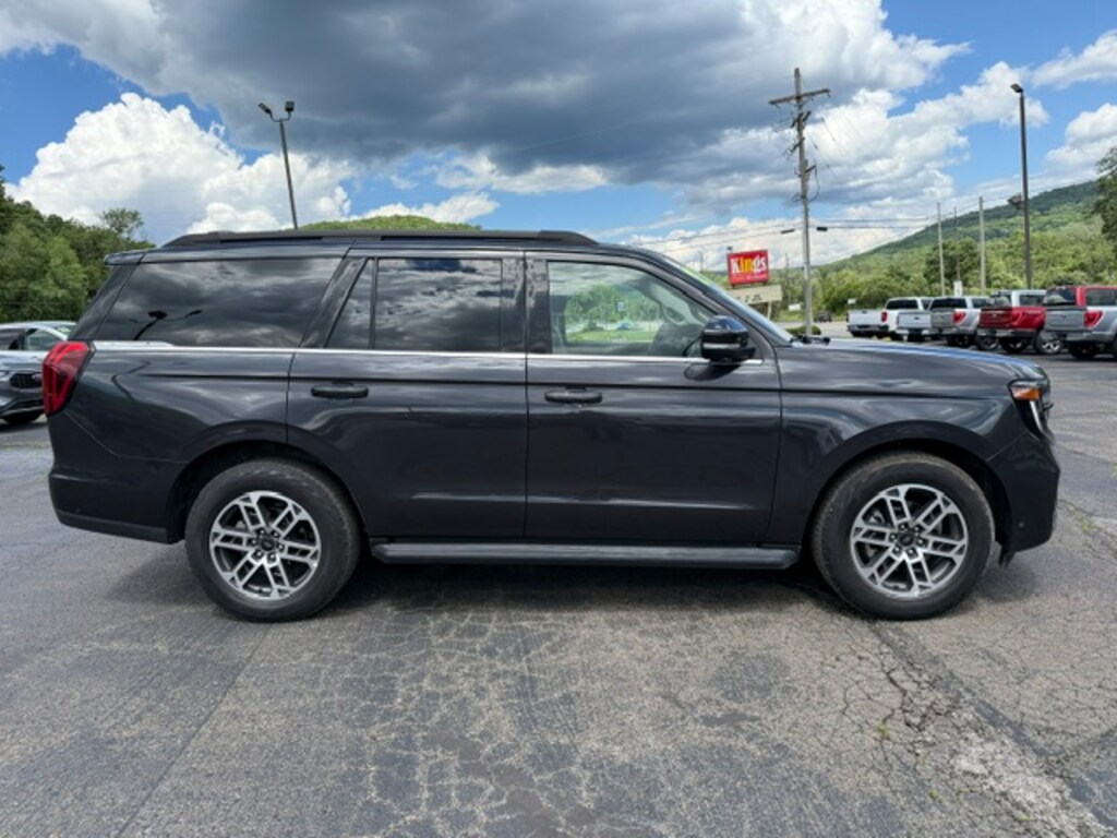 Used 2025 Ford Expedition Active SUV