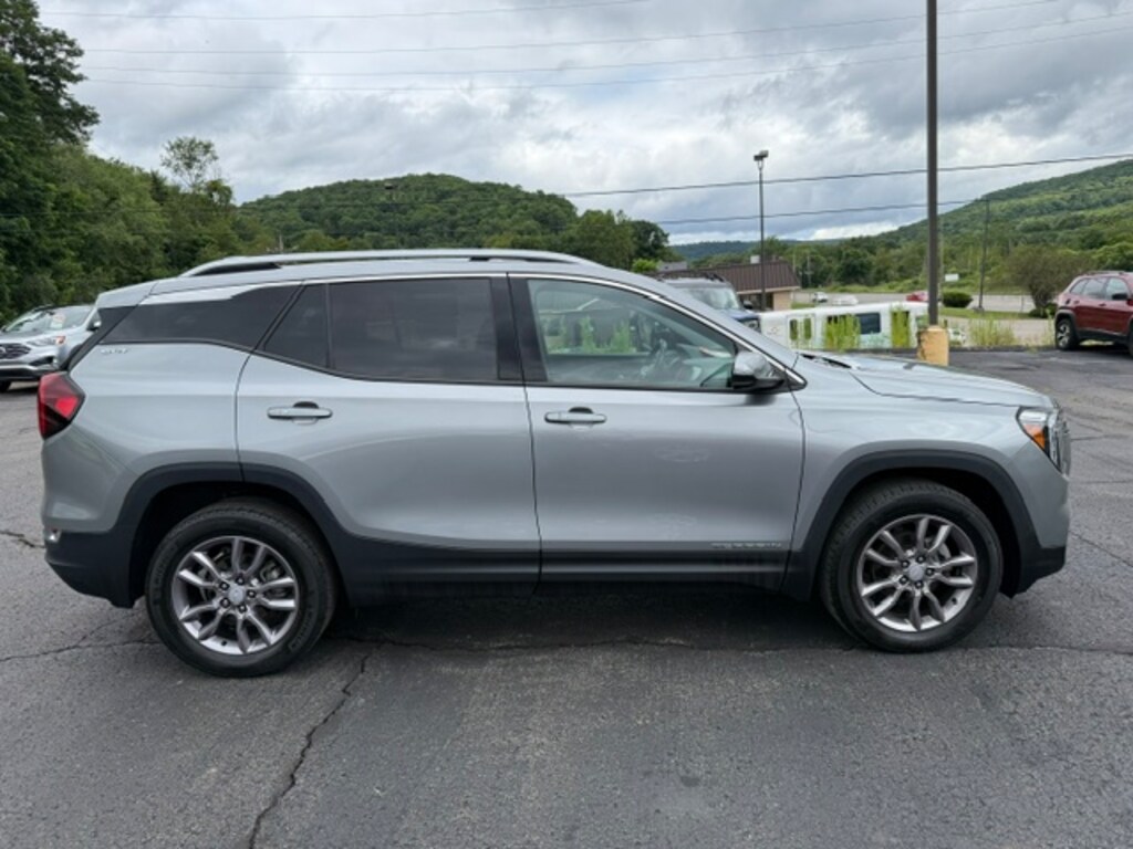 Used 2023 GMC Terrain SLT SUV