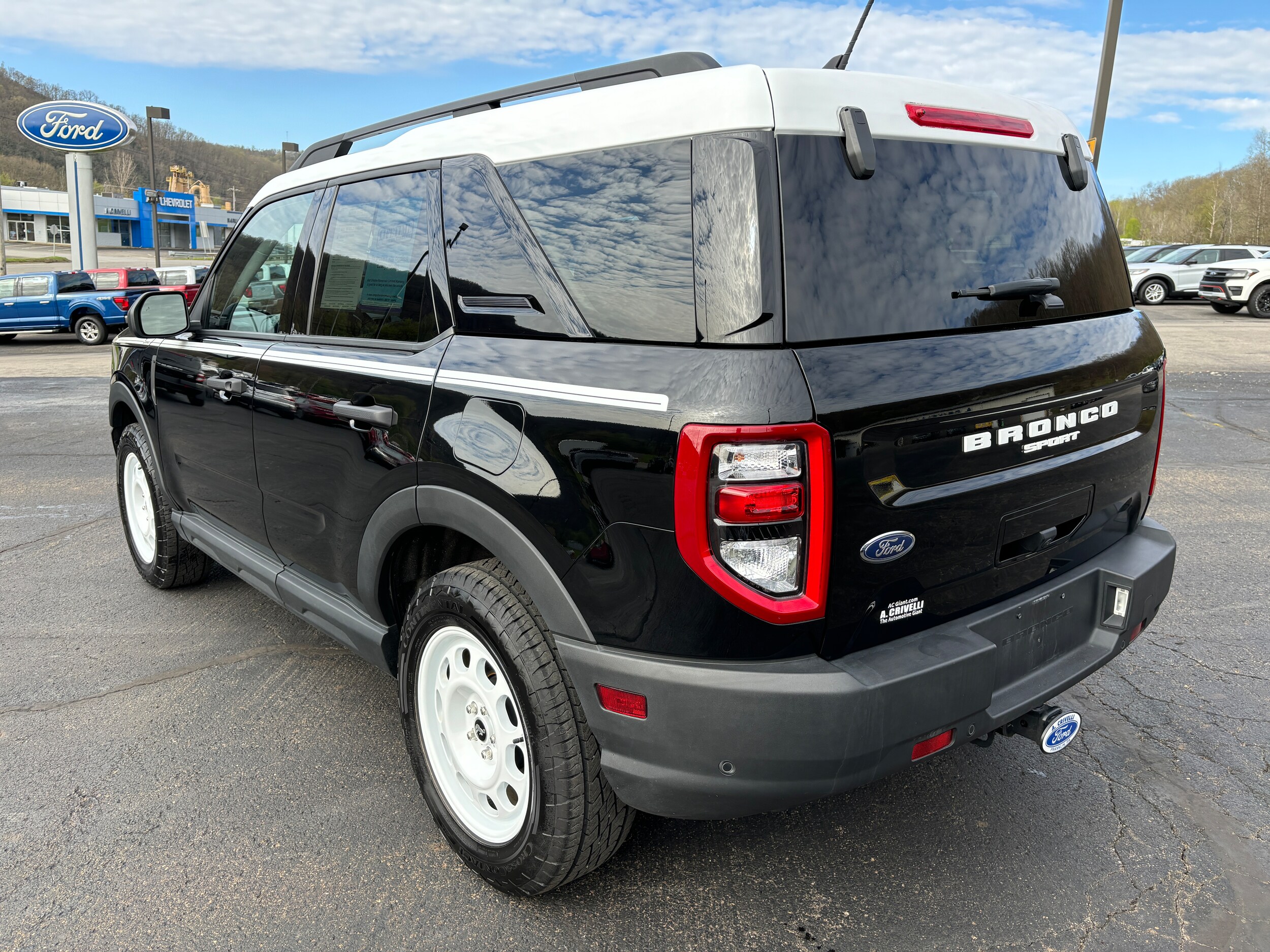 2024 Ford Bronco Sport Heritage photo 3