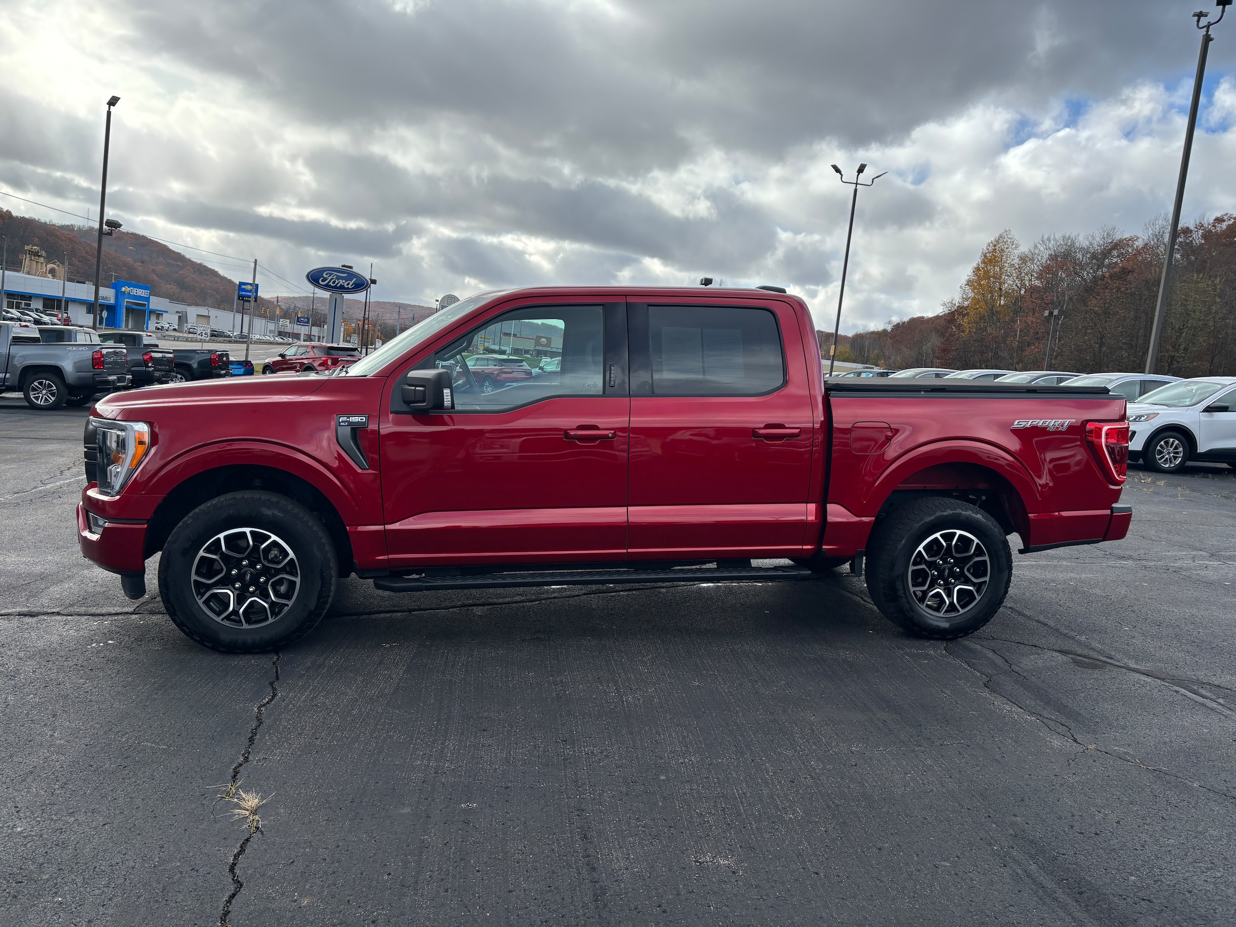 2022 Ford F-150 XLT photo 2