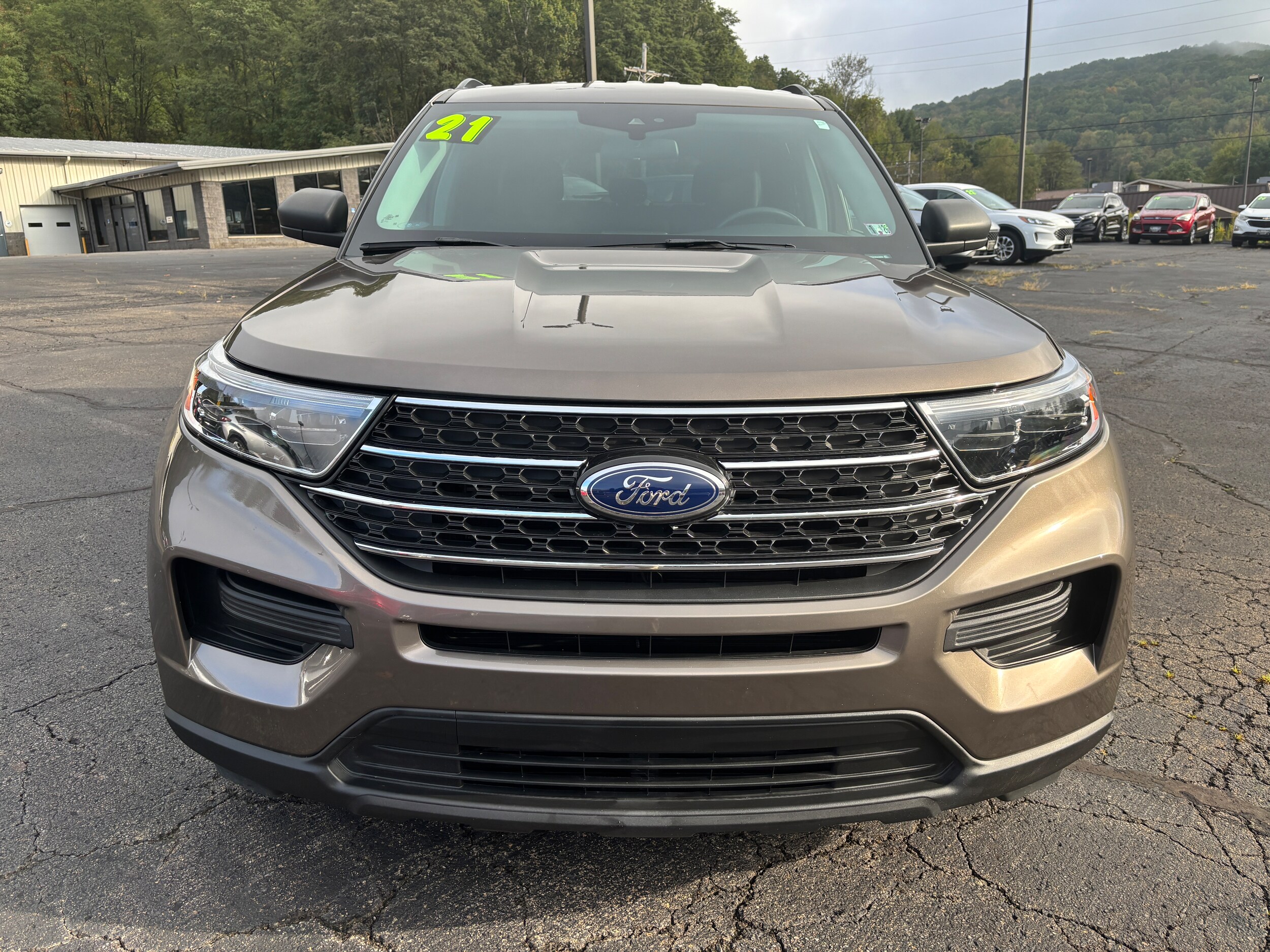 2021 Ford Explorer XLT photo 2
