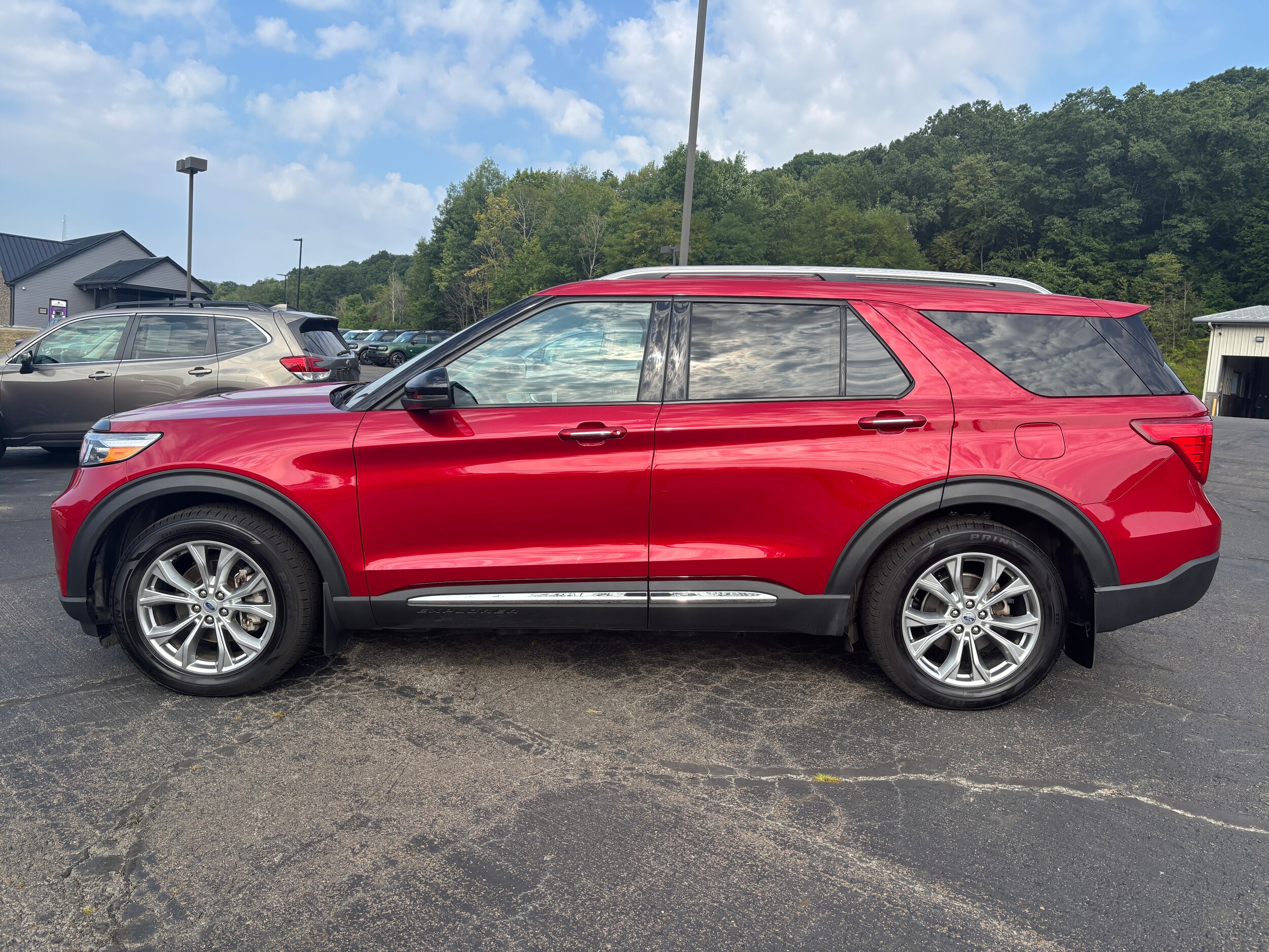 2022 Ford Explorer Limited photo 3