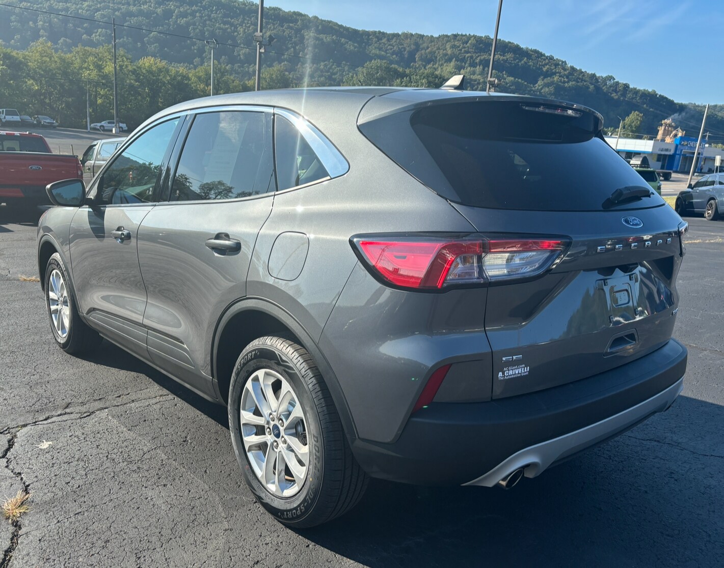 2021 Ford Escape SE photo 3