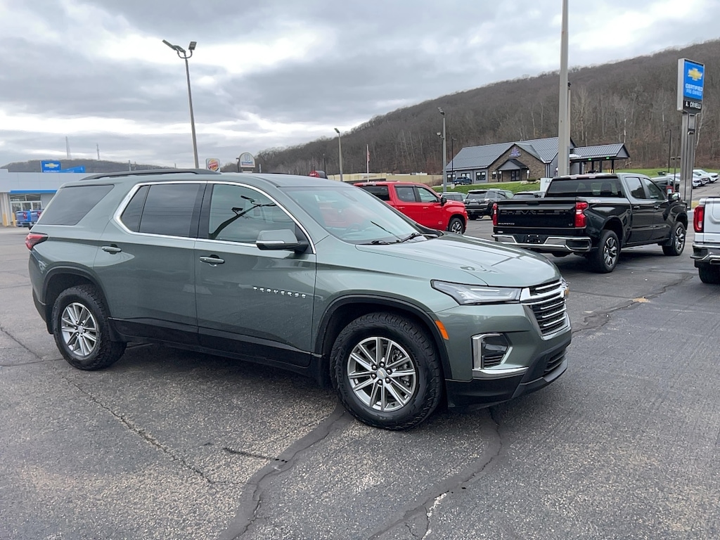 Used 2023 Chevrolet Traverse LT Cloth w/1LT SUV
