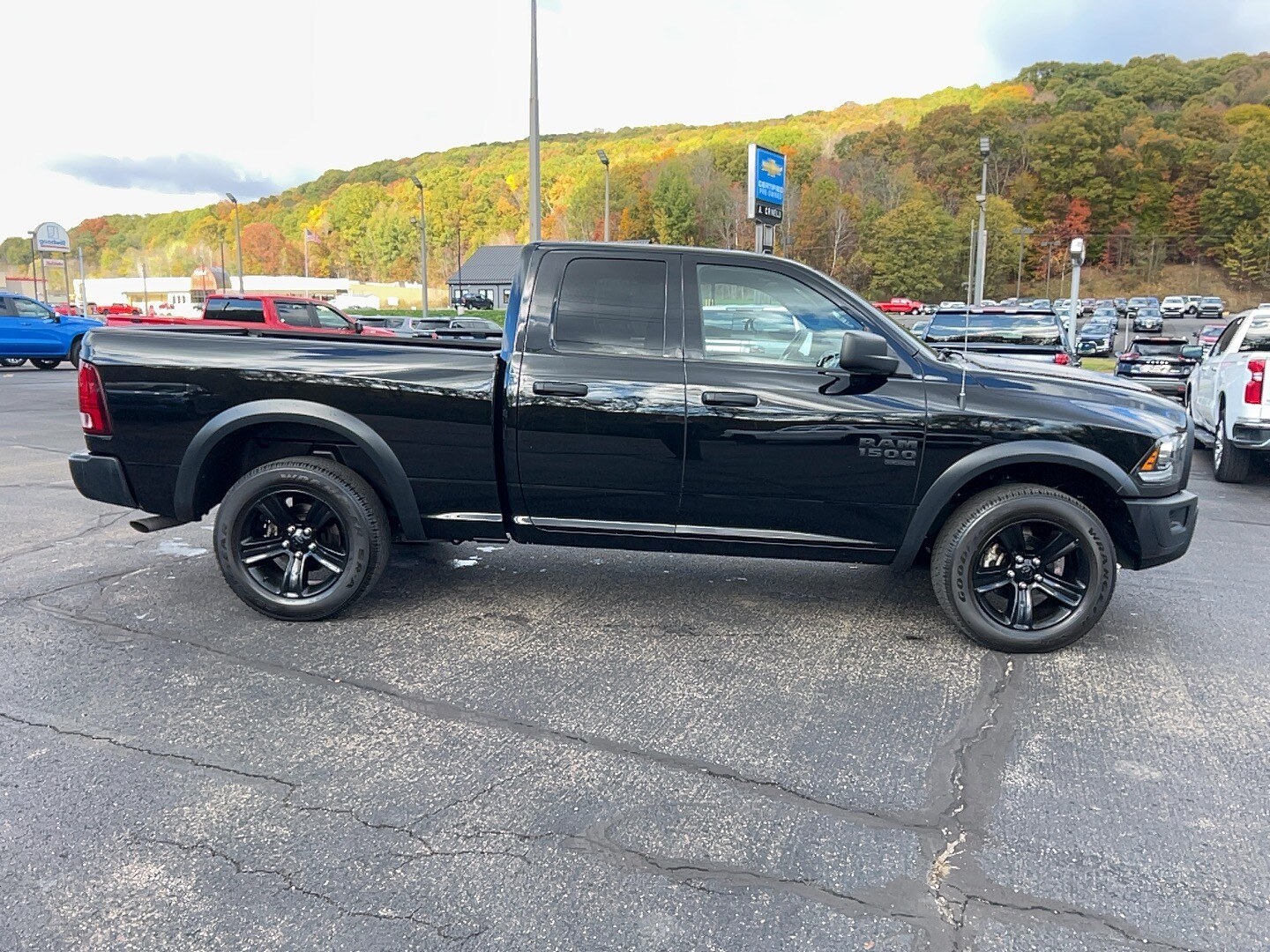 2022 Ram 1500 Classic SLT photo 2