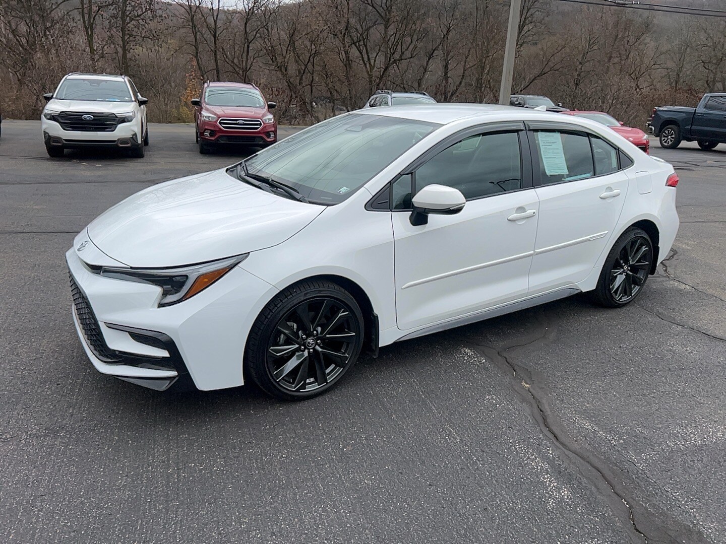 2024 Toyota Corolla SE photo 3