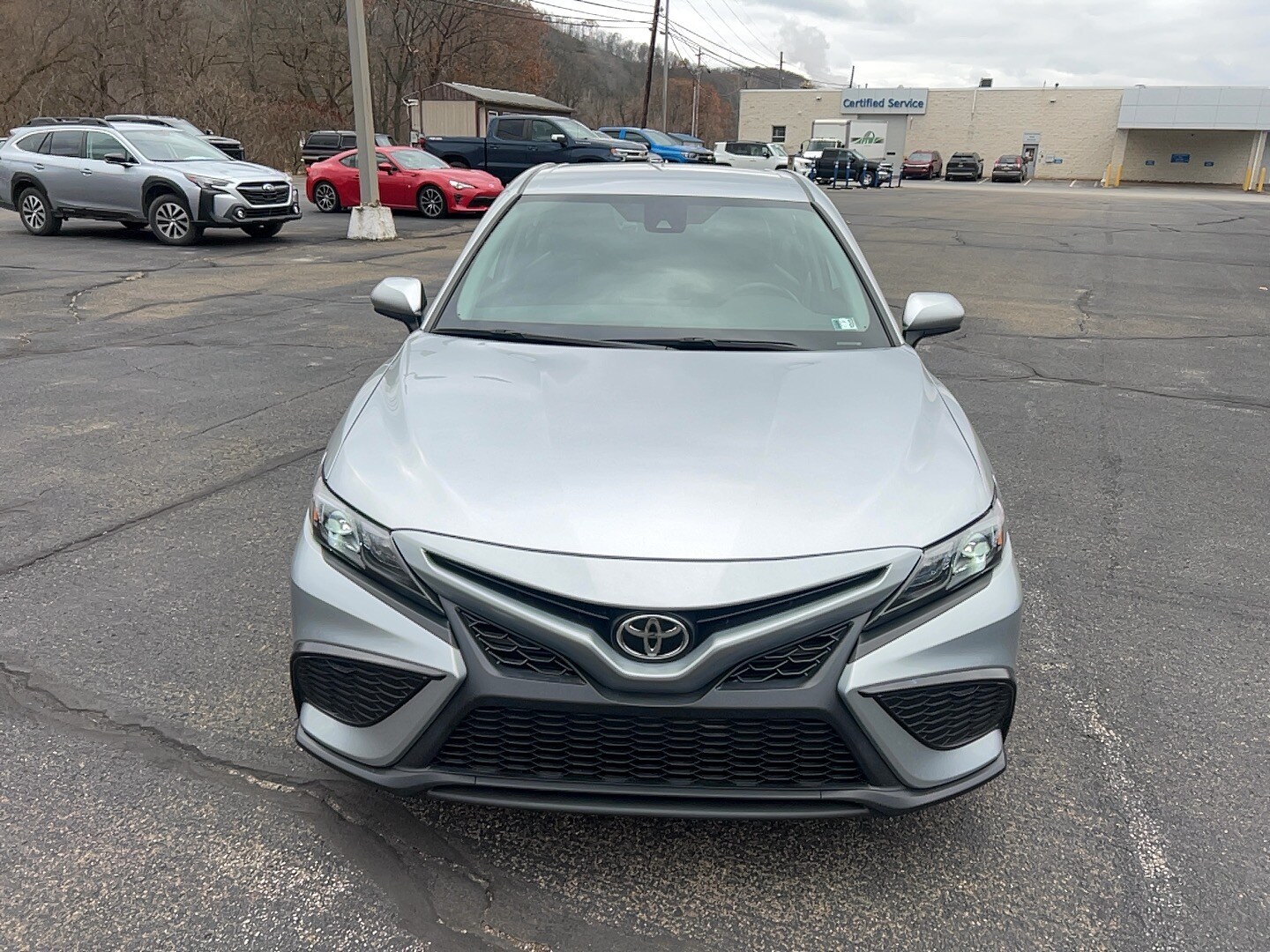 2021 Toyota Camry SE photo 2