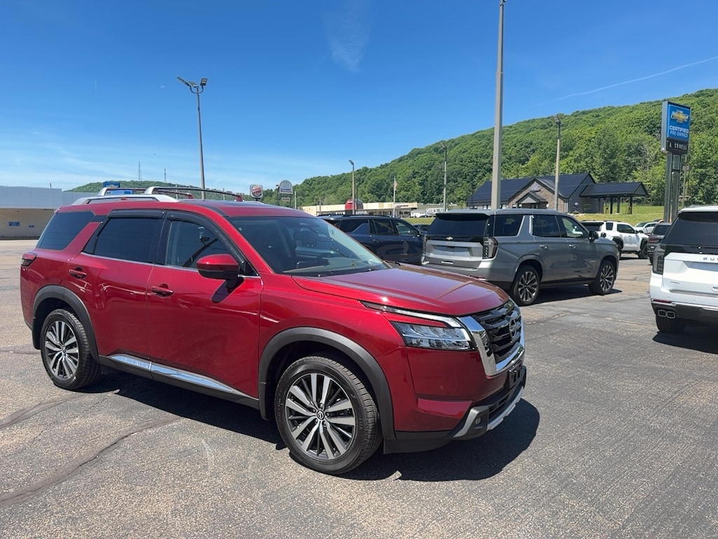 Used 2022 Nissan Pathfinder Platinum SUV