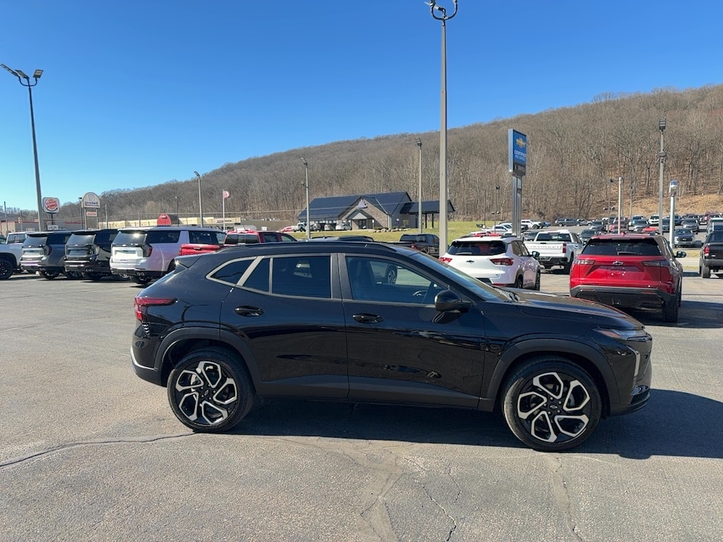 Used 2024 Chevrolet Trax 2RS SUV