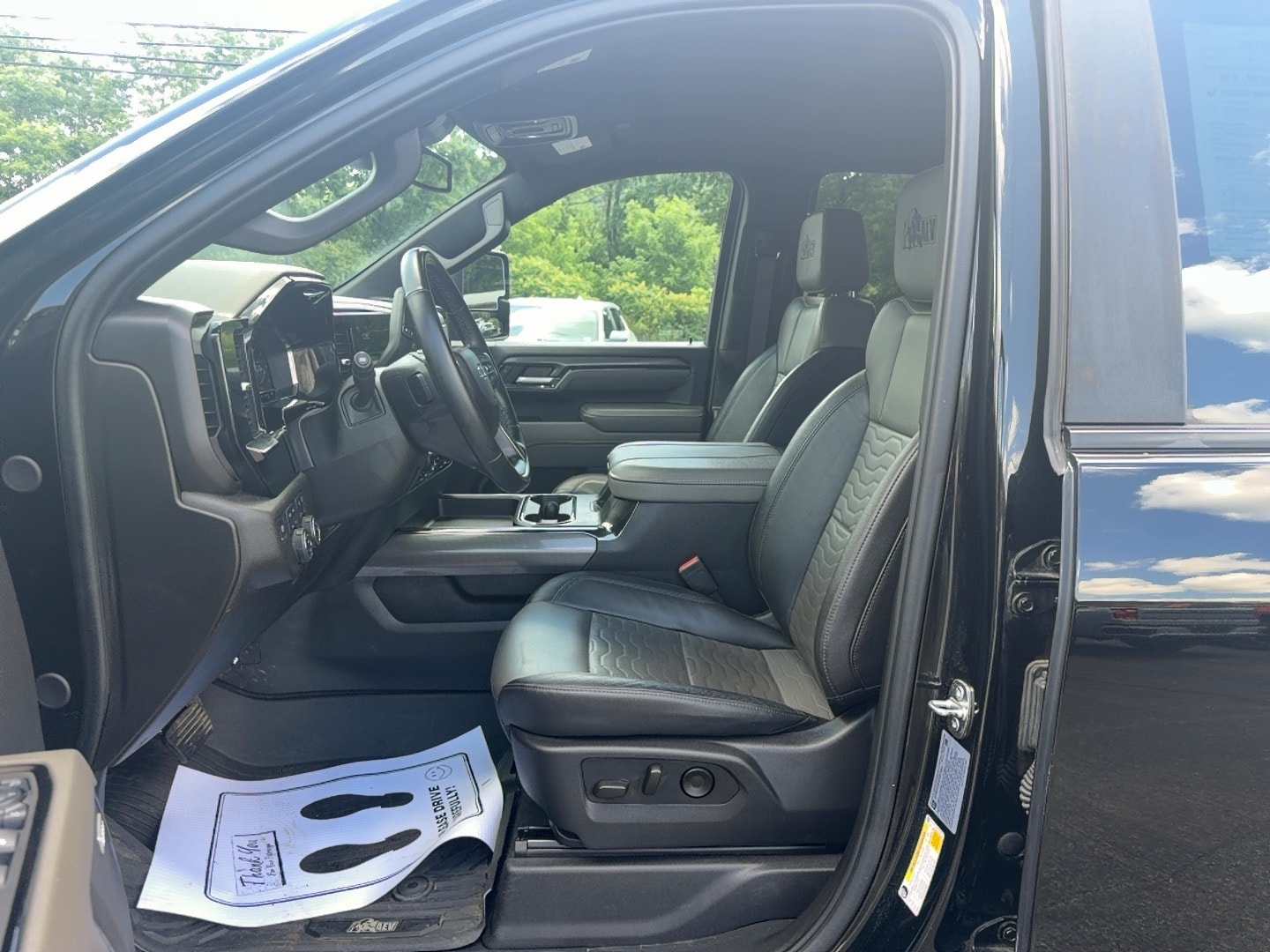 2024 Chevrolet Silverado 2500HD ZR2 - Photo 12