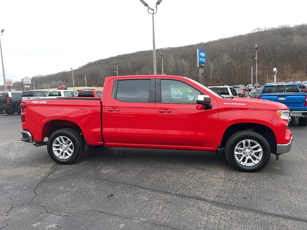 Used 2022 Chevrolet Silverado 1500 LT Truck Crew Cab