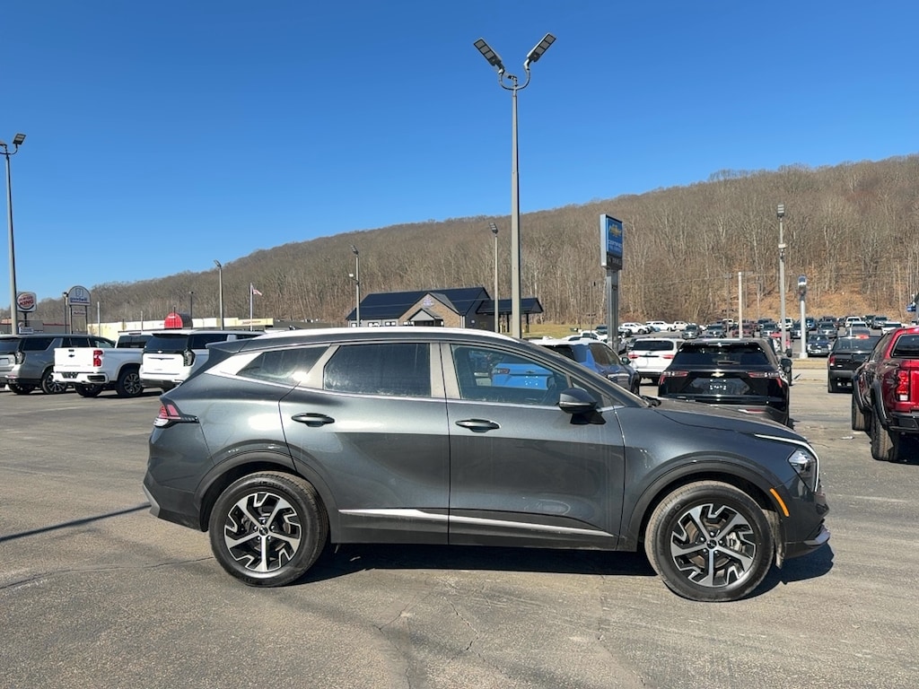 Used 2023 Kia Sportage Hybrid EX SUV