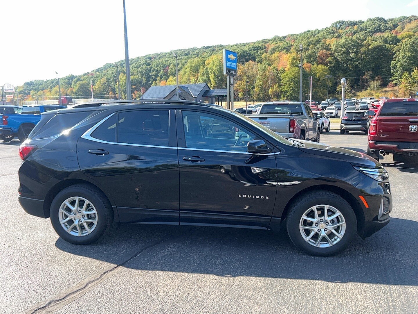 2022 Chevrolet Equinox photo 3