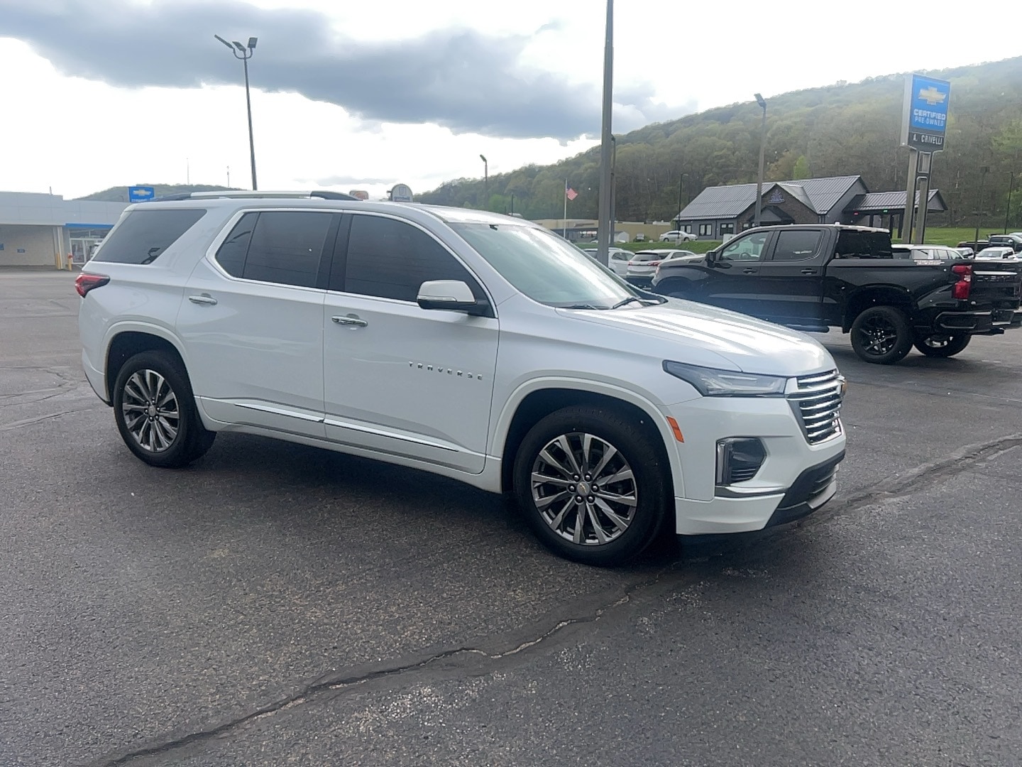 2023 Chevrolet Traverse Premier