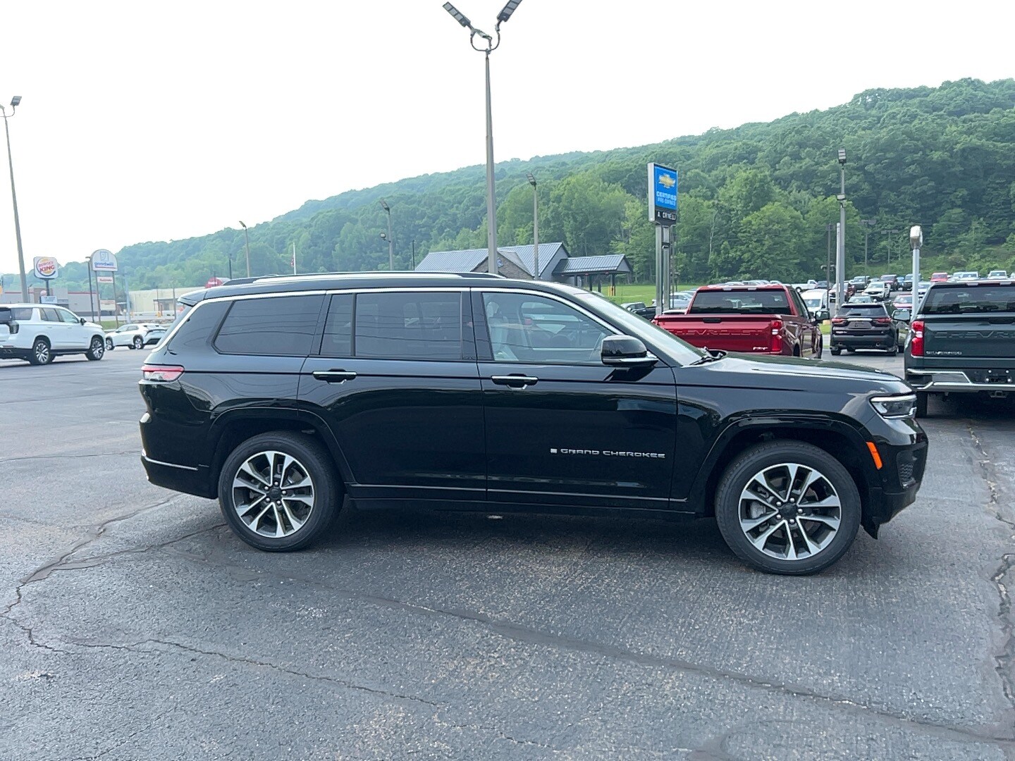 2021 Jeep Grand Cherokee Overland photo 2