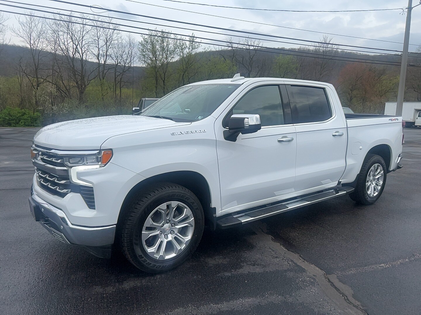 2023 Chevrolet Silverado 1500 LTZ photo 3