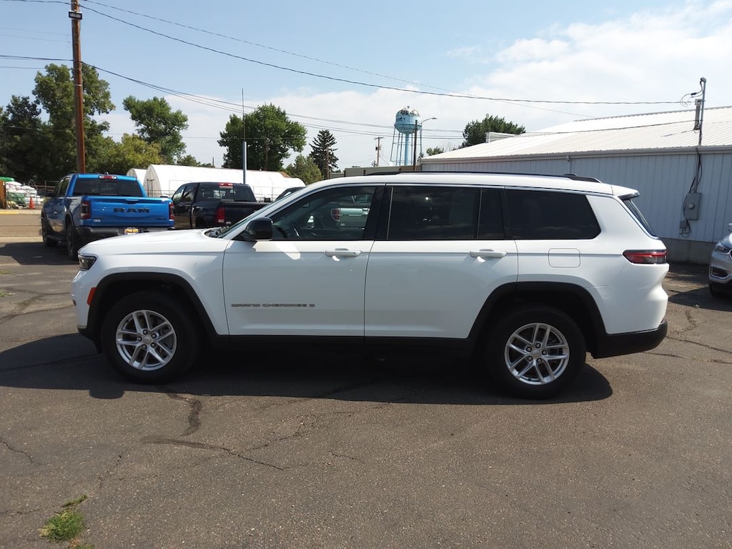 Used 2022 Jeep New Grand Cherokee Laredo SUV