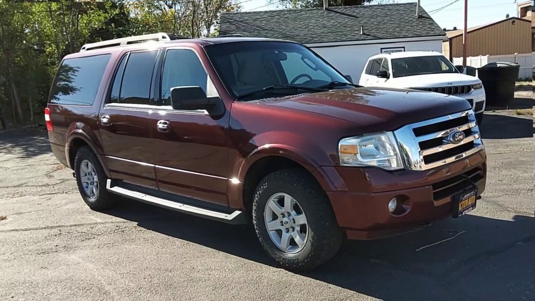 2010 Ford Expedition EL XLT photo 2
