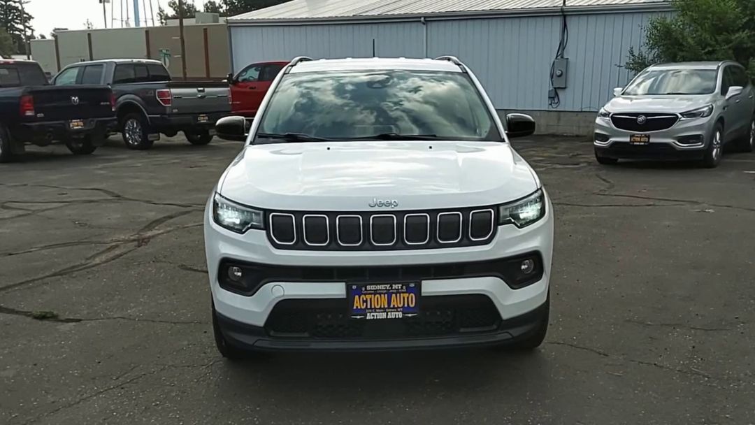 2022 Jeep Compass Latitude photo 3