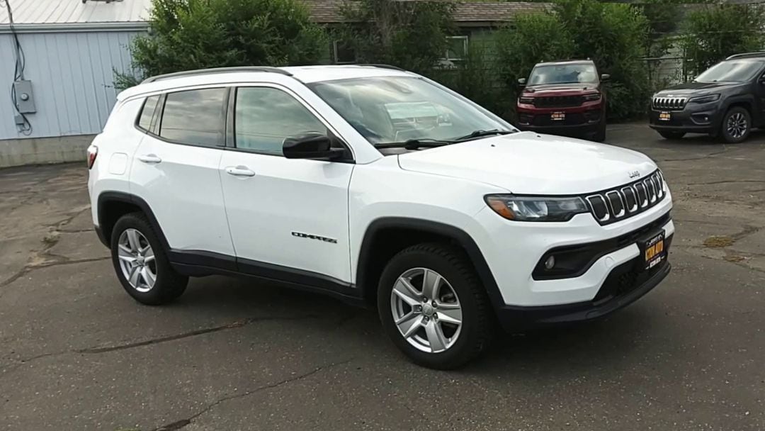 2022 Jeep Compass Latitude photo 2