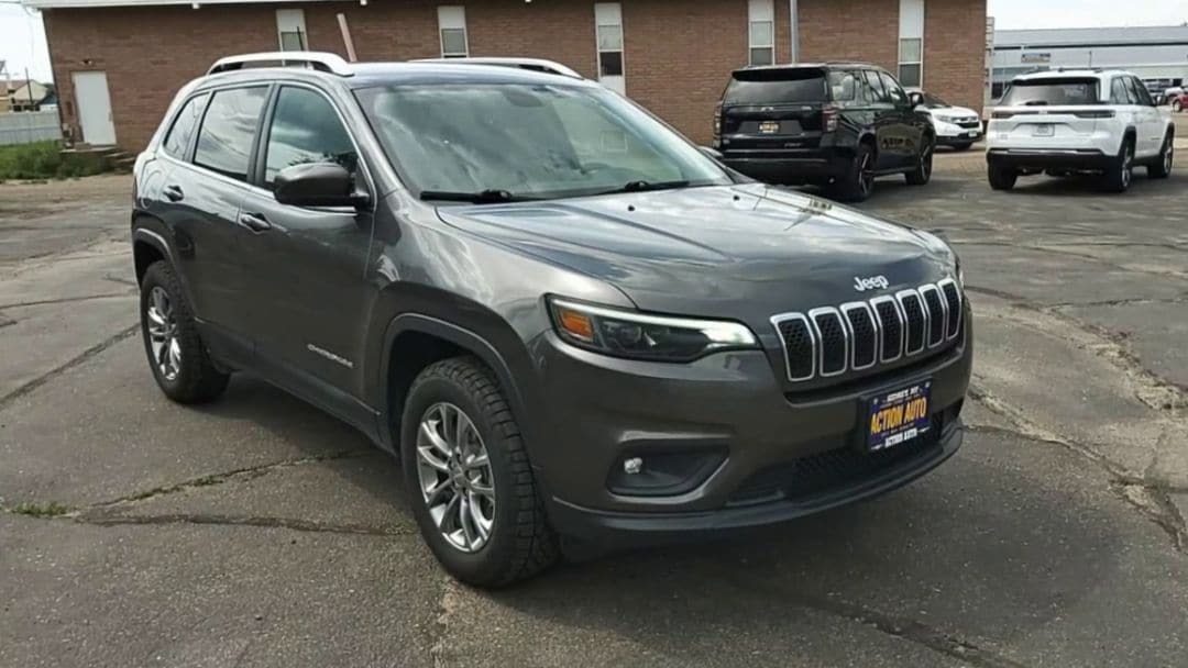 Used 2019 Jeep Cherokee Latitude Plus with VIN 1C4PJMLB9KD337617 for sale in Sidney, MT