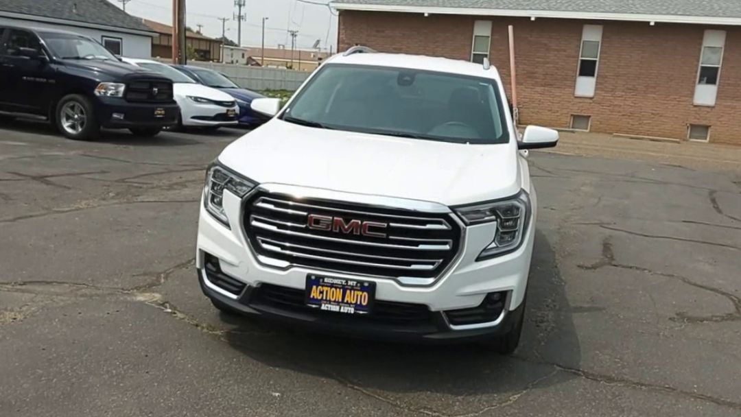 2024 Gmc Terrain SLT photo 2
