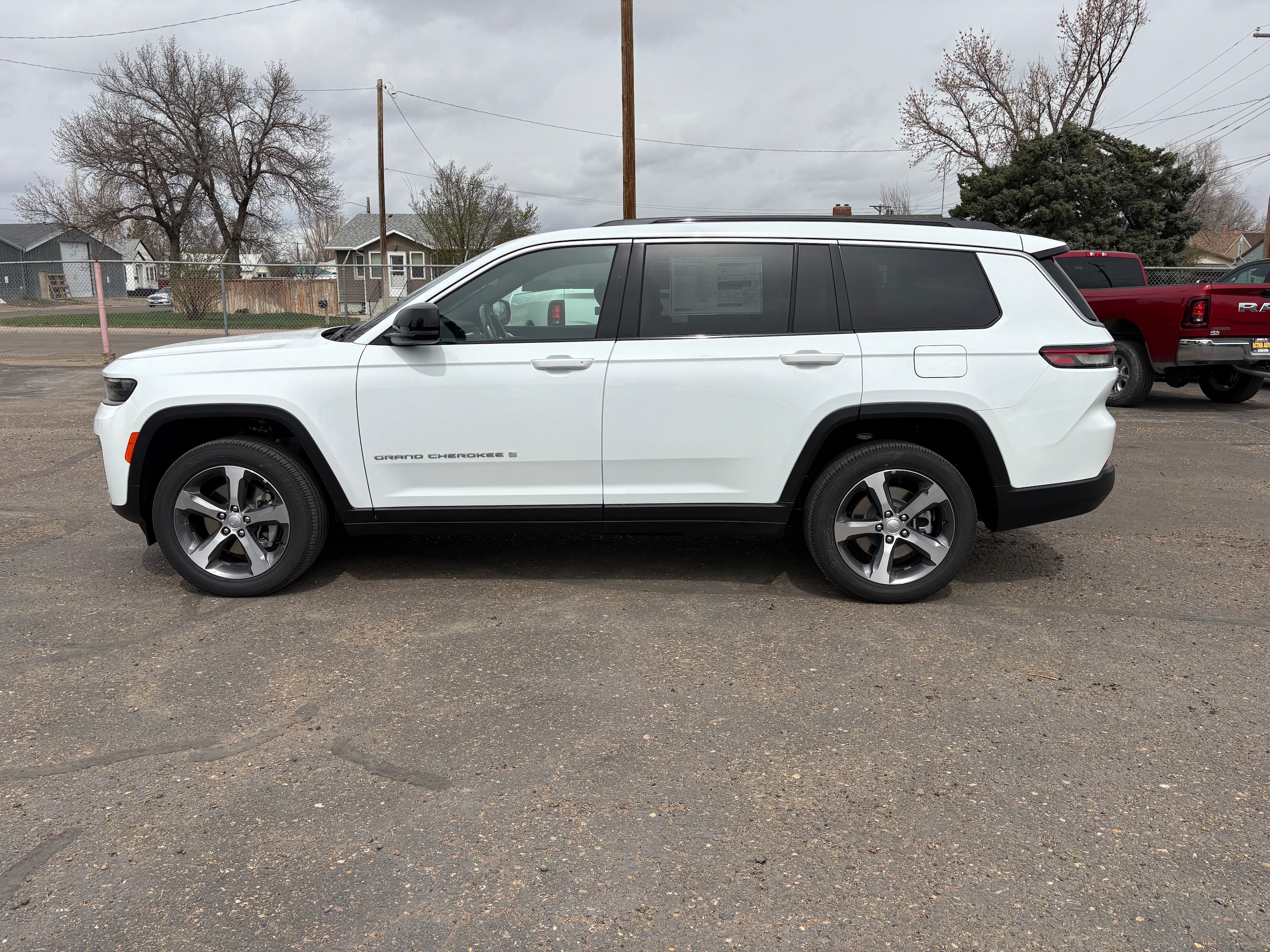2026 Jeep Grand Cherokee L Limited 4x4's photo