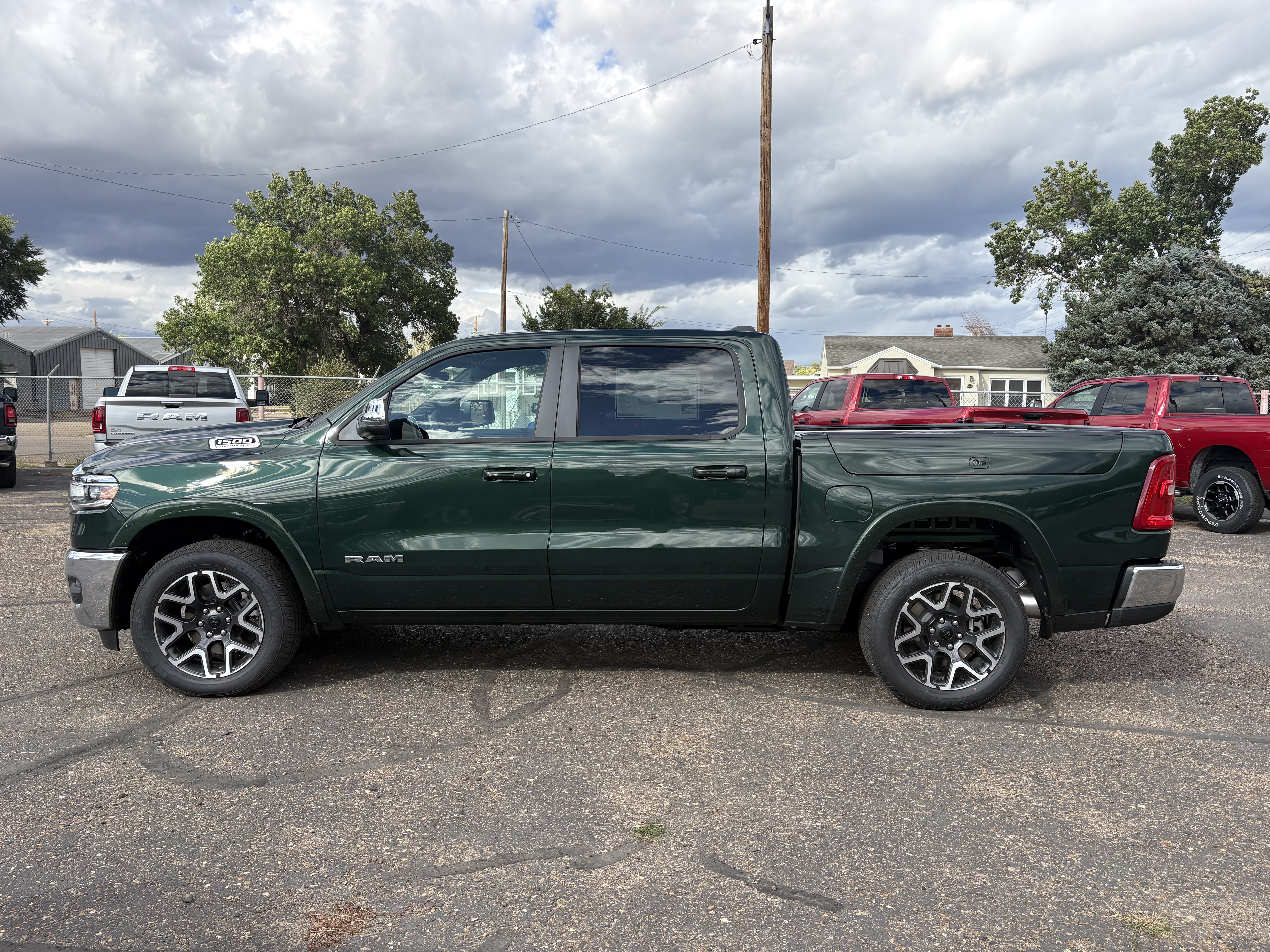 2027 Ram 1500 LARAMIE CREW CAB 4X4 Pickup