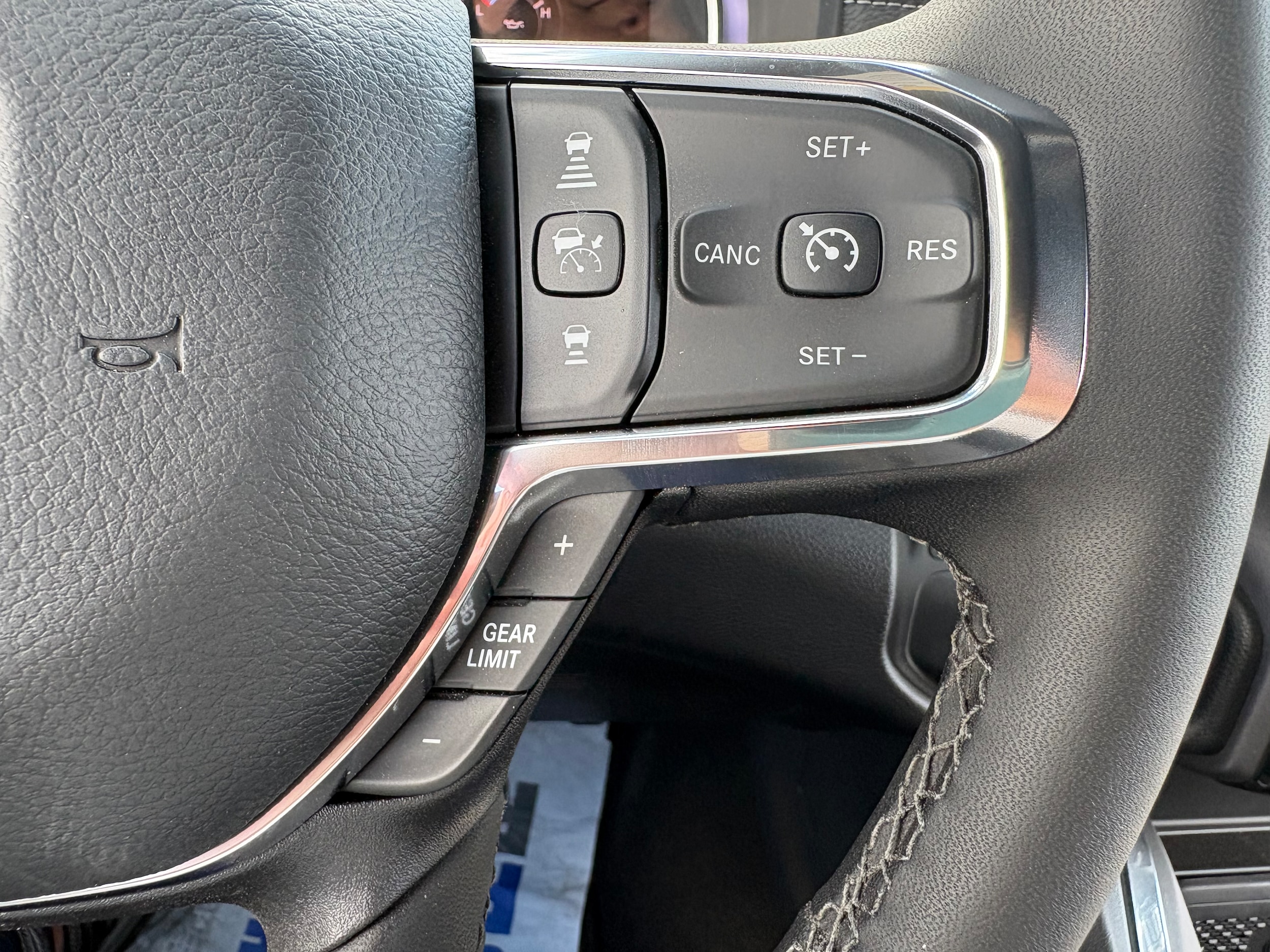 2026 RAM 2500 Laramie - Photo 10
