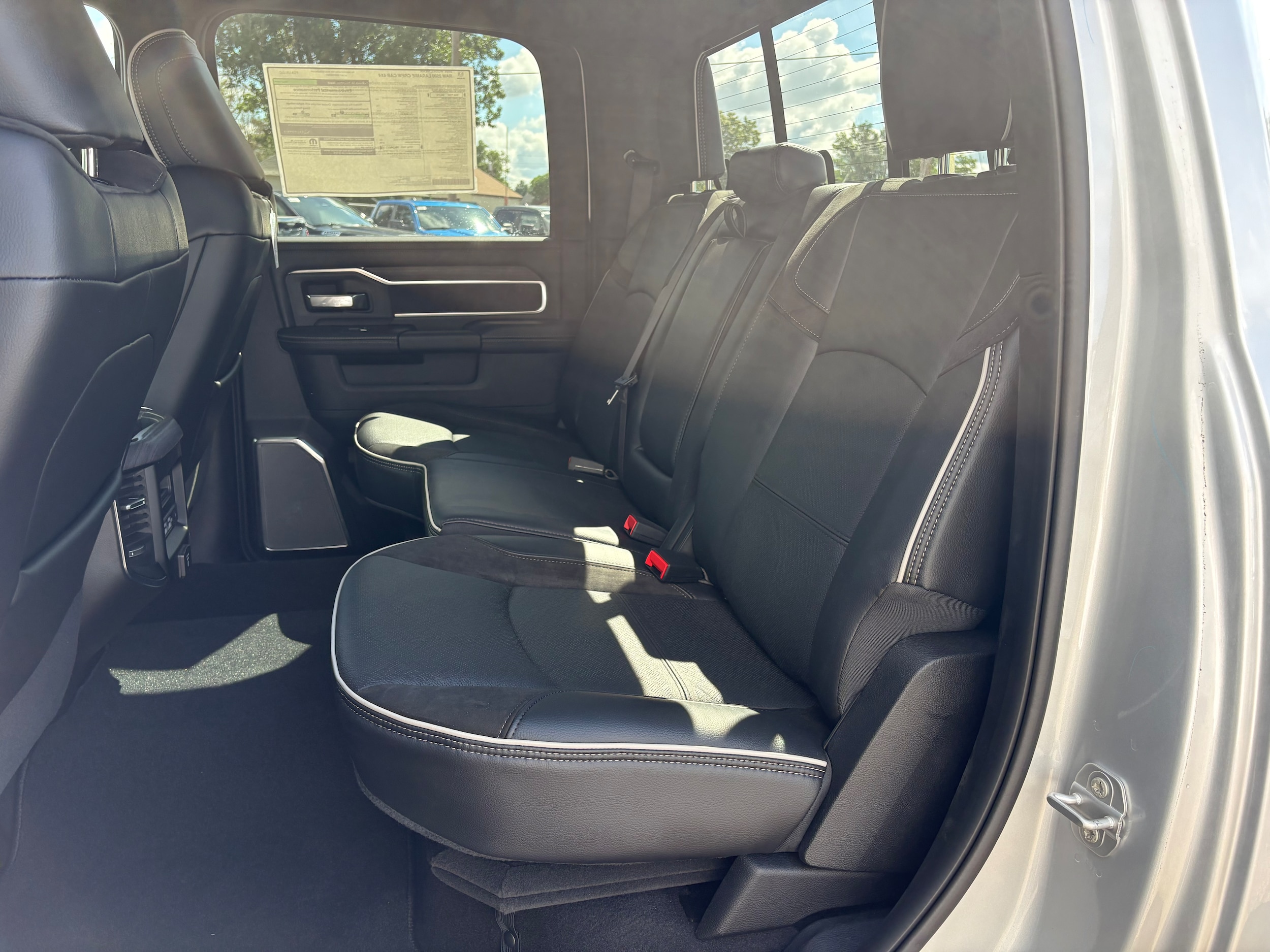 2026 RAM 2500 Laramie - Photo 15