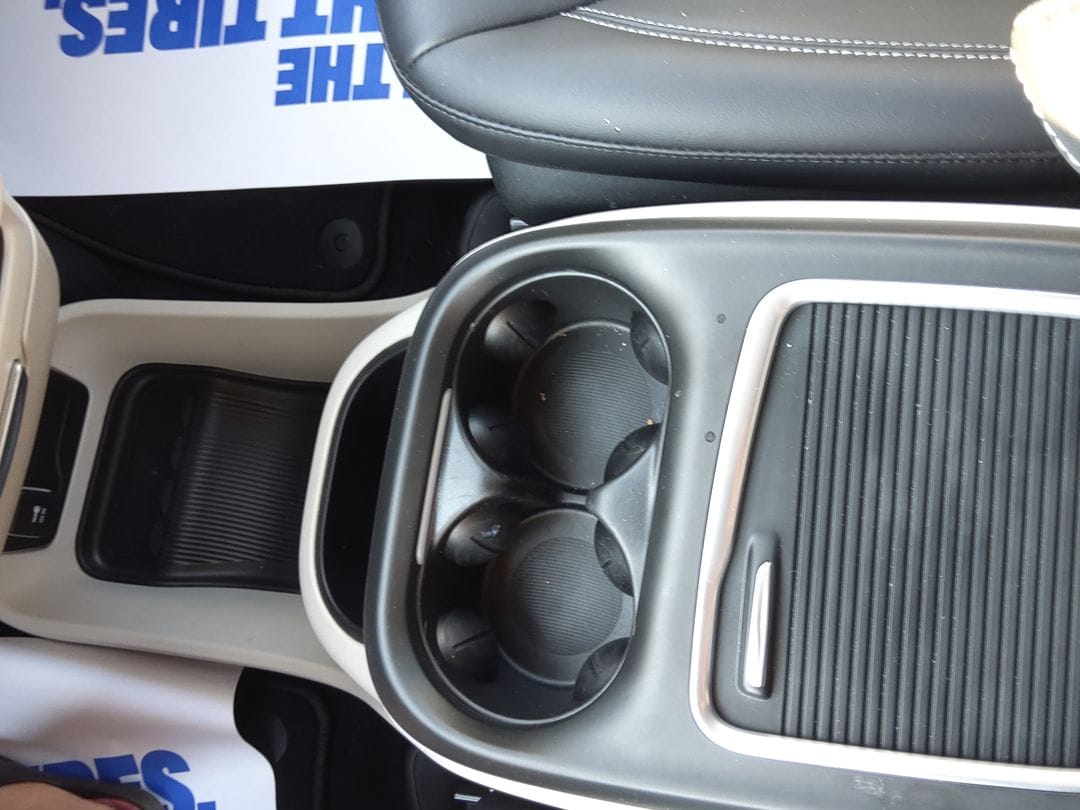 2024 Chrysler Pacifica Touring L - Photo 19
