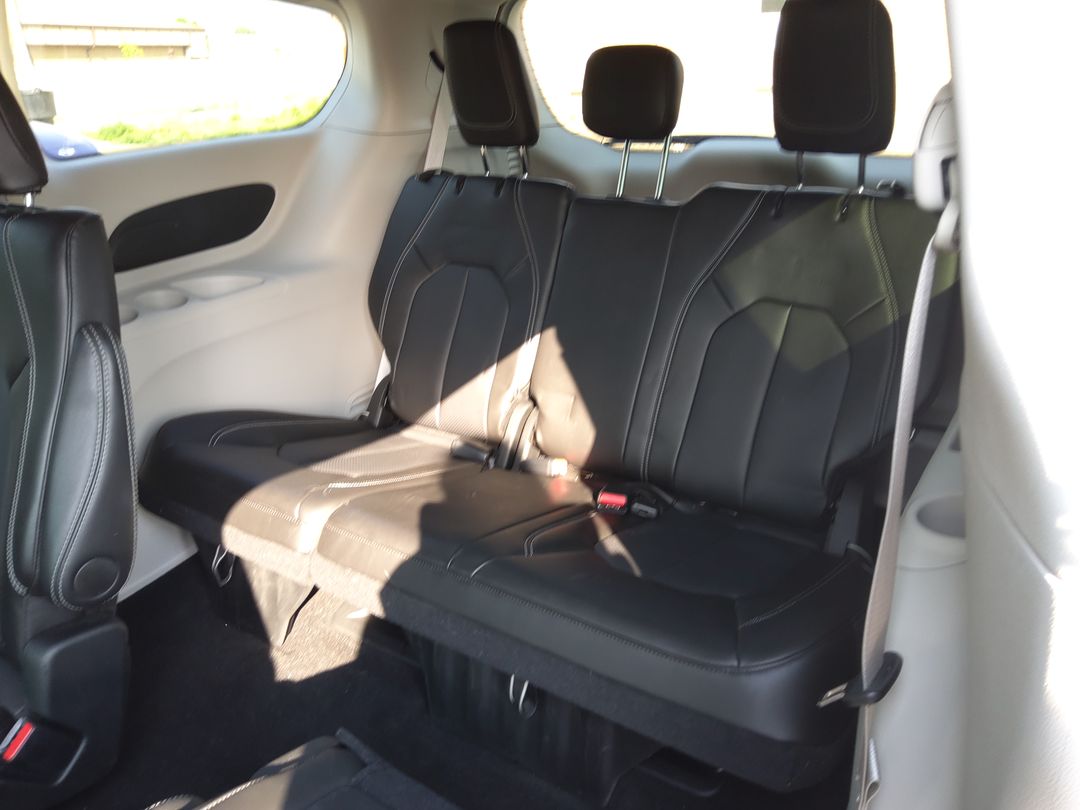2024 Chrysler Pacifica Touring L - Photo 23