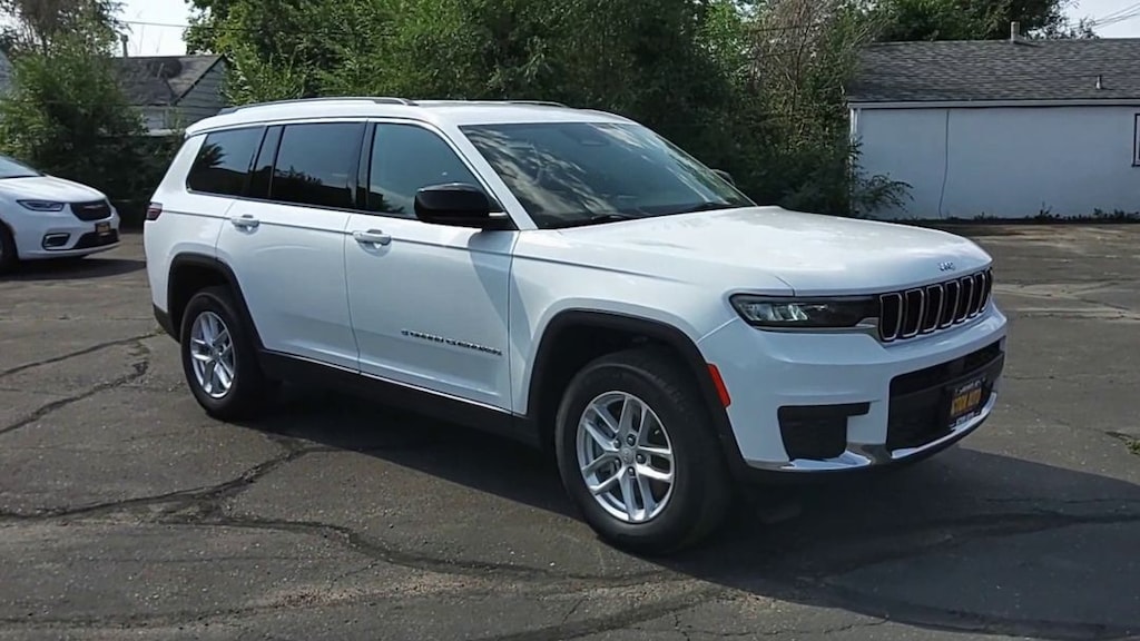Used 2022 Jeep New Grand Cherokee Laredo SUV