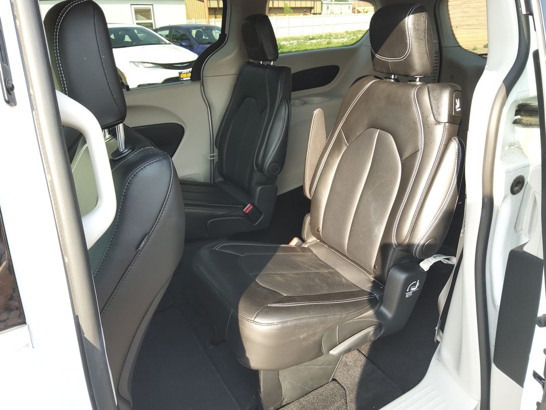 2024 Chrysler Pacifica Touring L - Photo 20