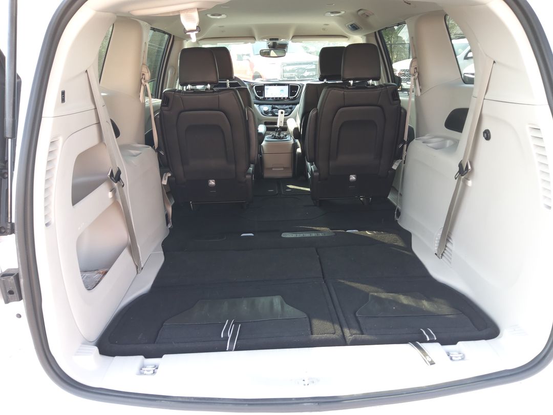 2024 Chrysler Pacifica Touring L - Photo 22
