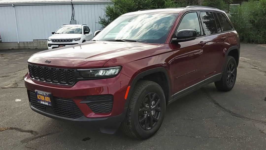 2024 Jeep Grand Cherokee Altitude photo 3