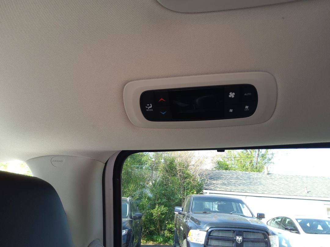 2024 Chrysler Pacifica Touring L - Photo 21
