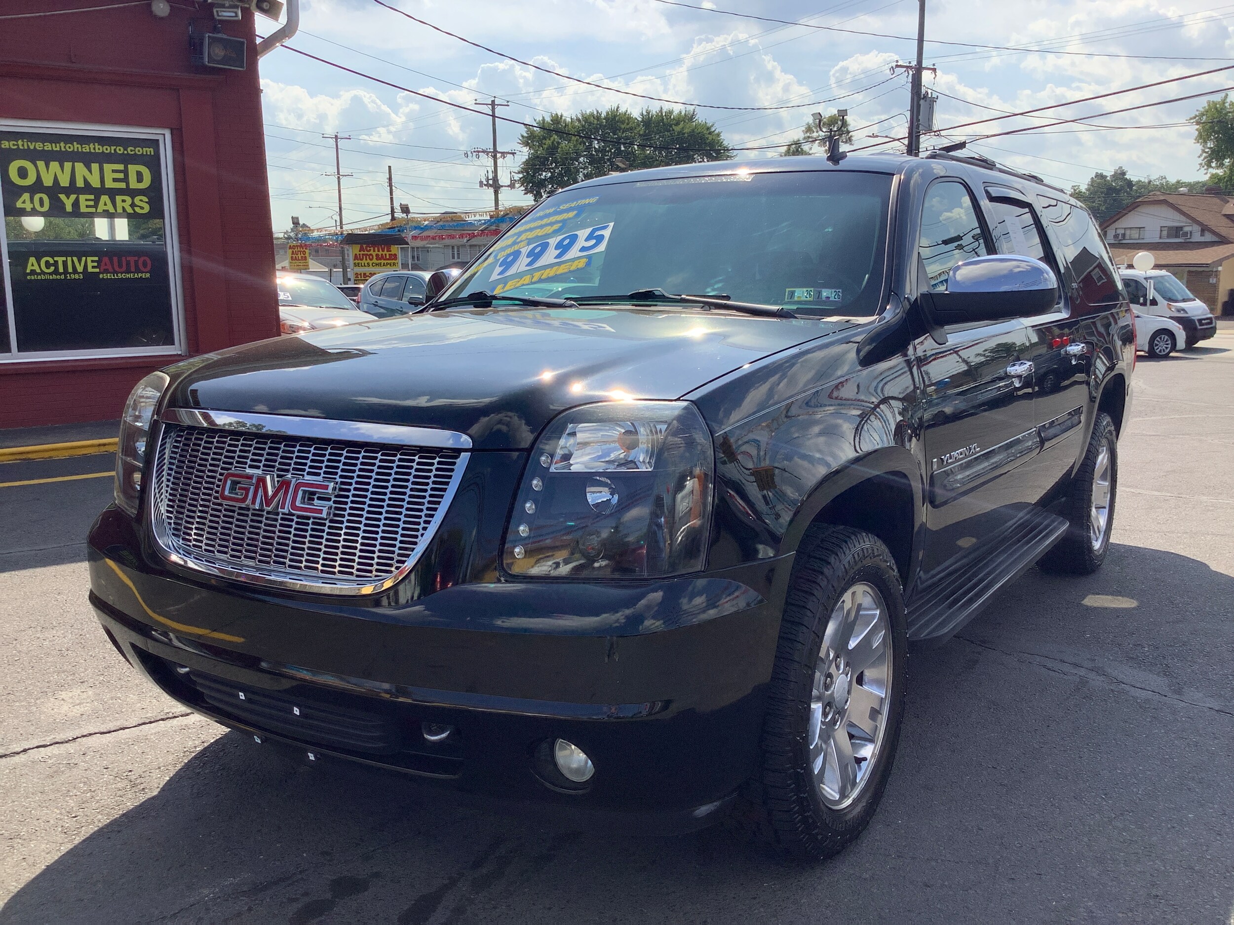 2008 Gmc Yukon XL SLT photo 2