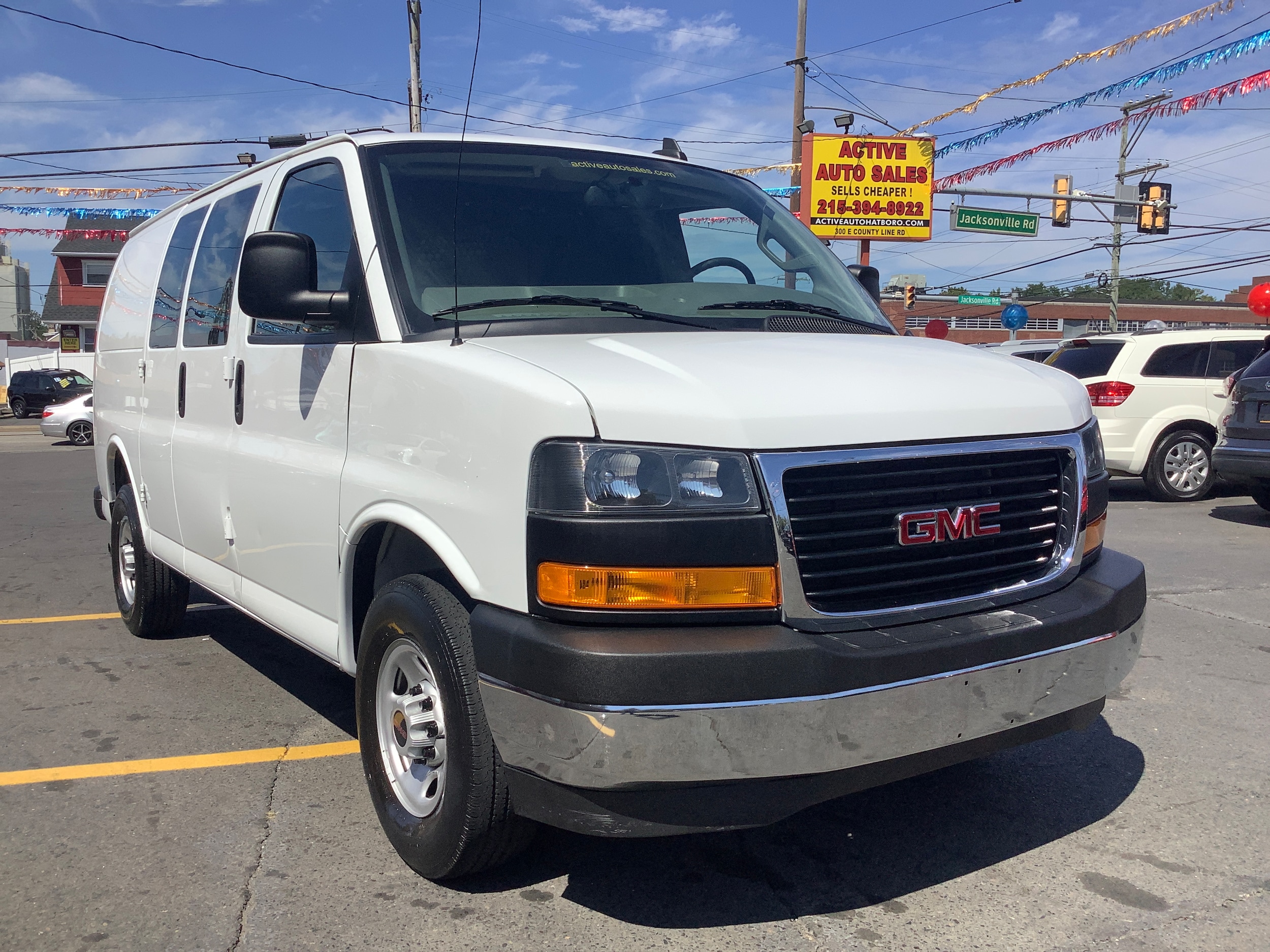 2023 GMC Savana Cargo Work Van's photo