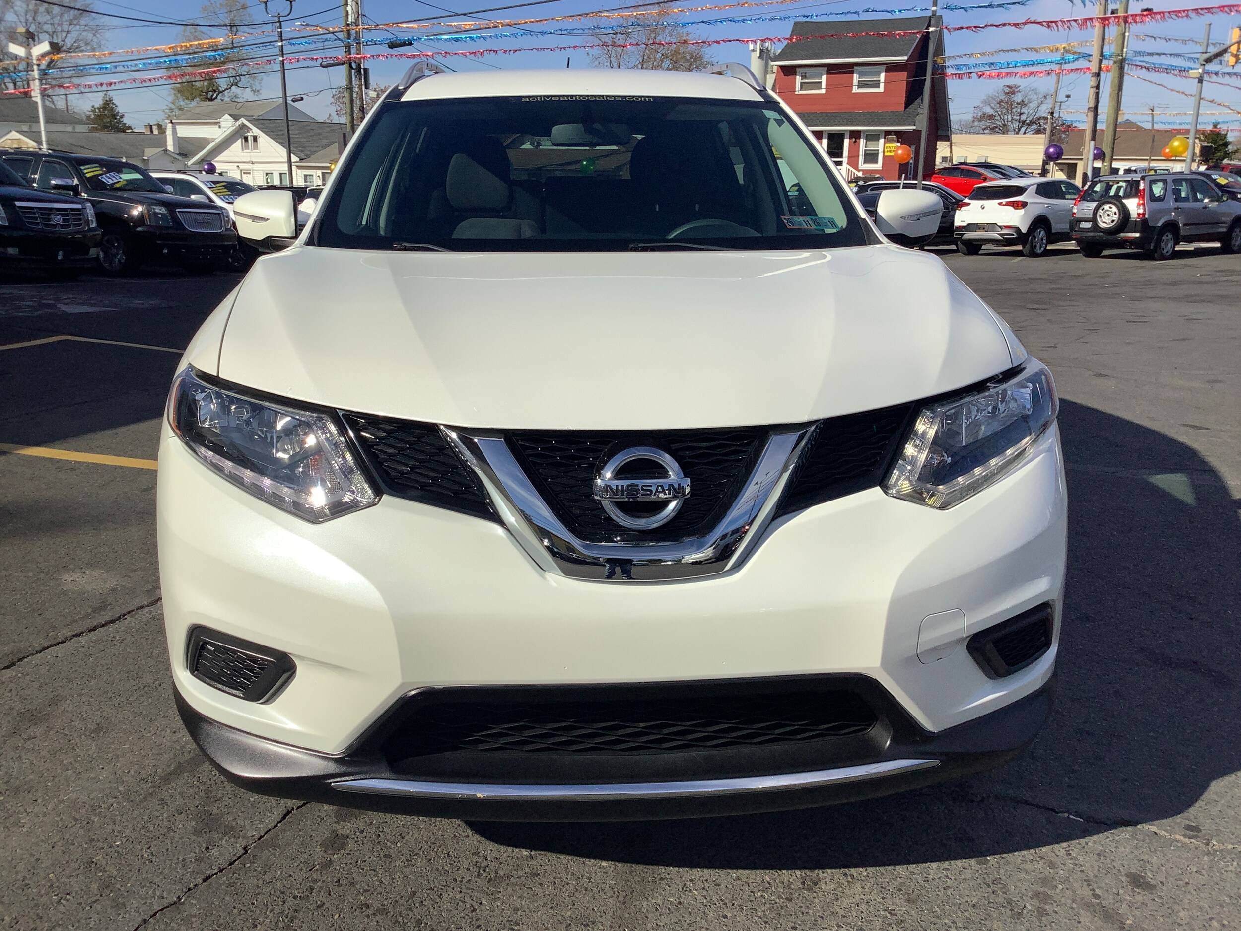 2015 Nissan Rogue SV photo 2