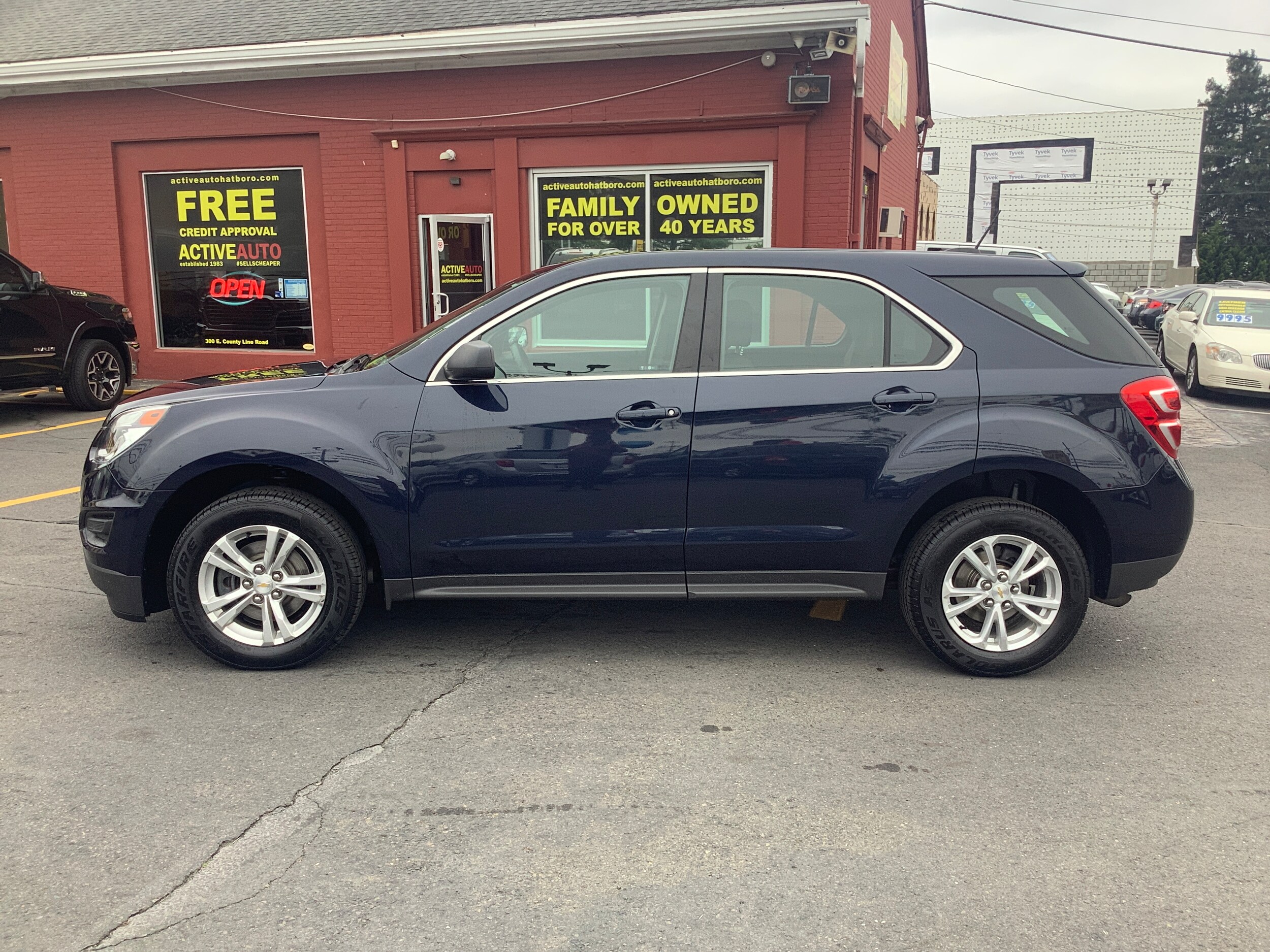 2017 Chevrolet Equinox LS photo 4