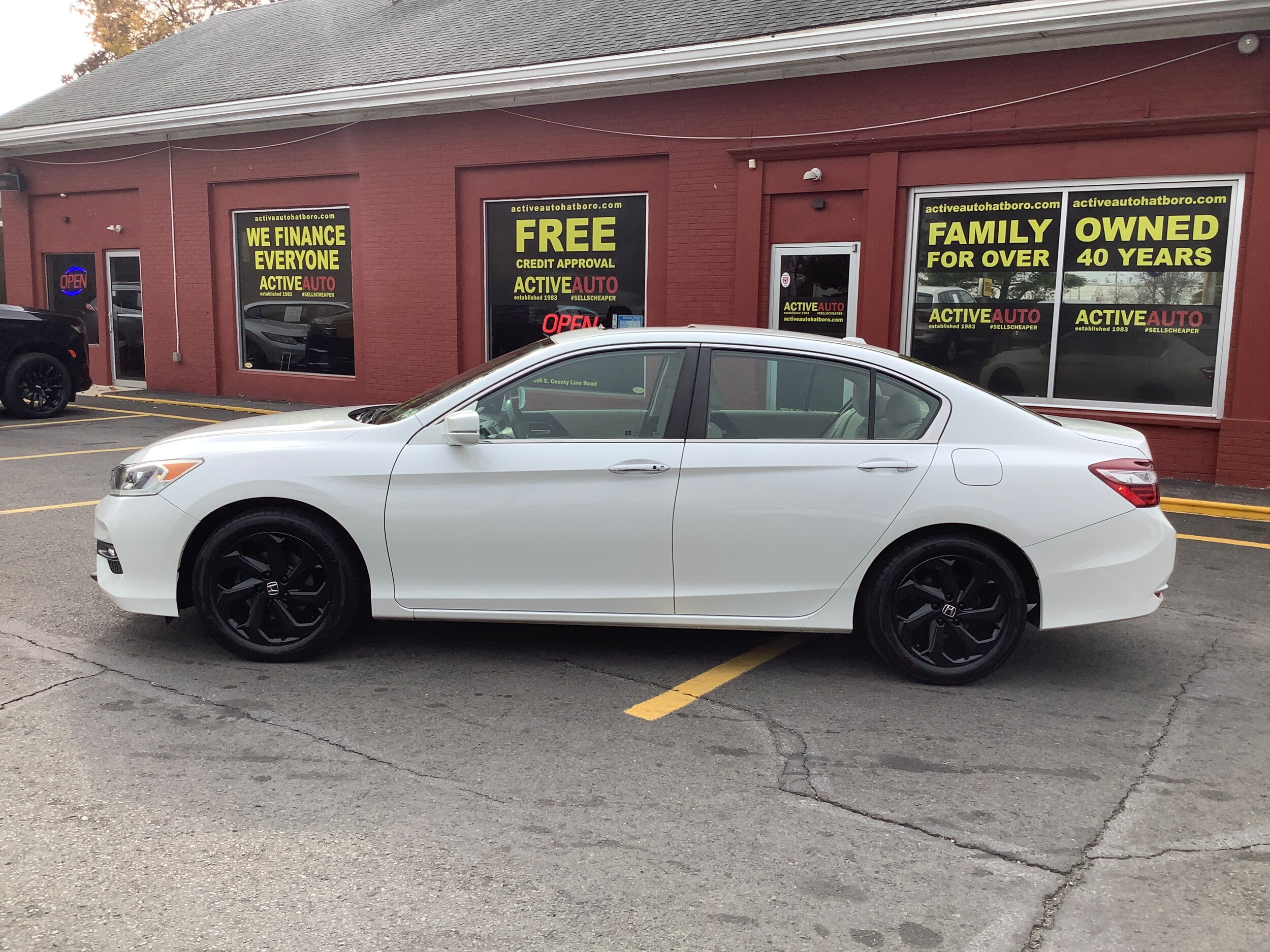 2017 Honda Accord EX-L photo 4