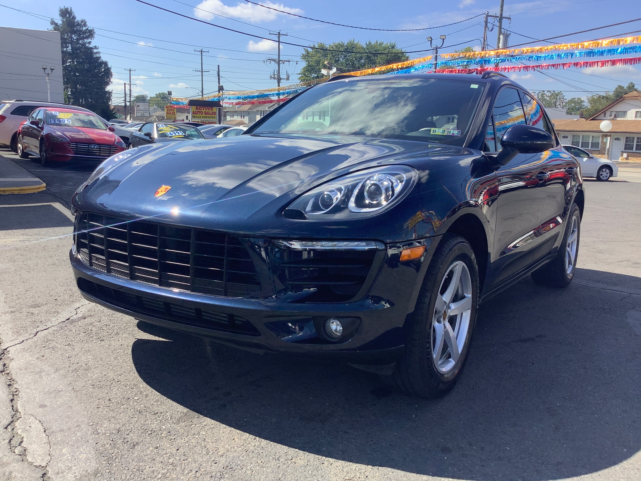 2018 Porsche Macan photo 2