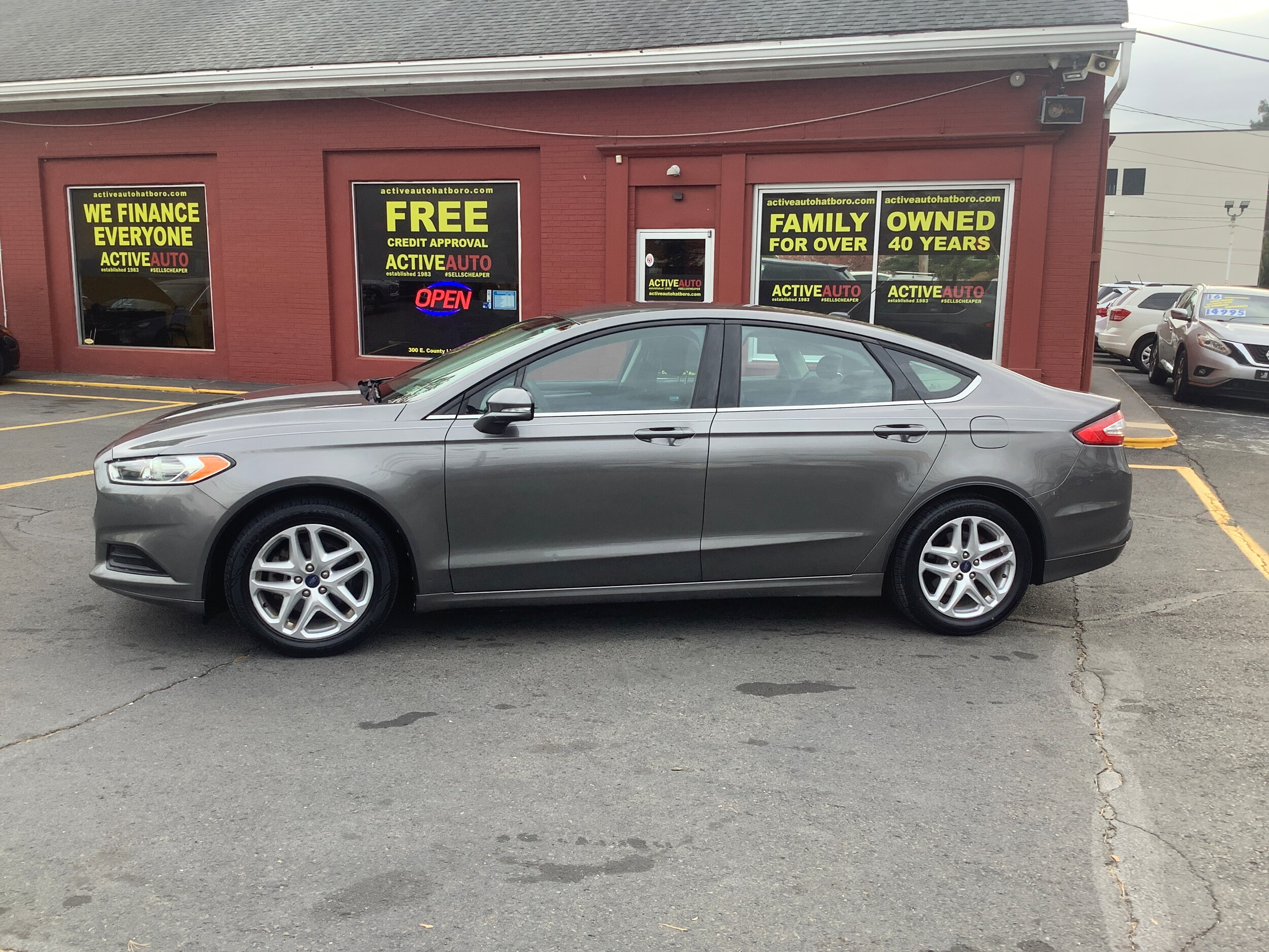 2013 Ford Fusion SE photo 4