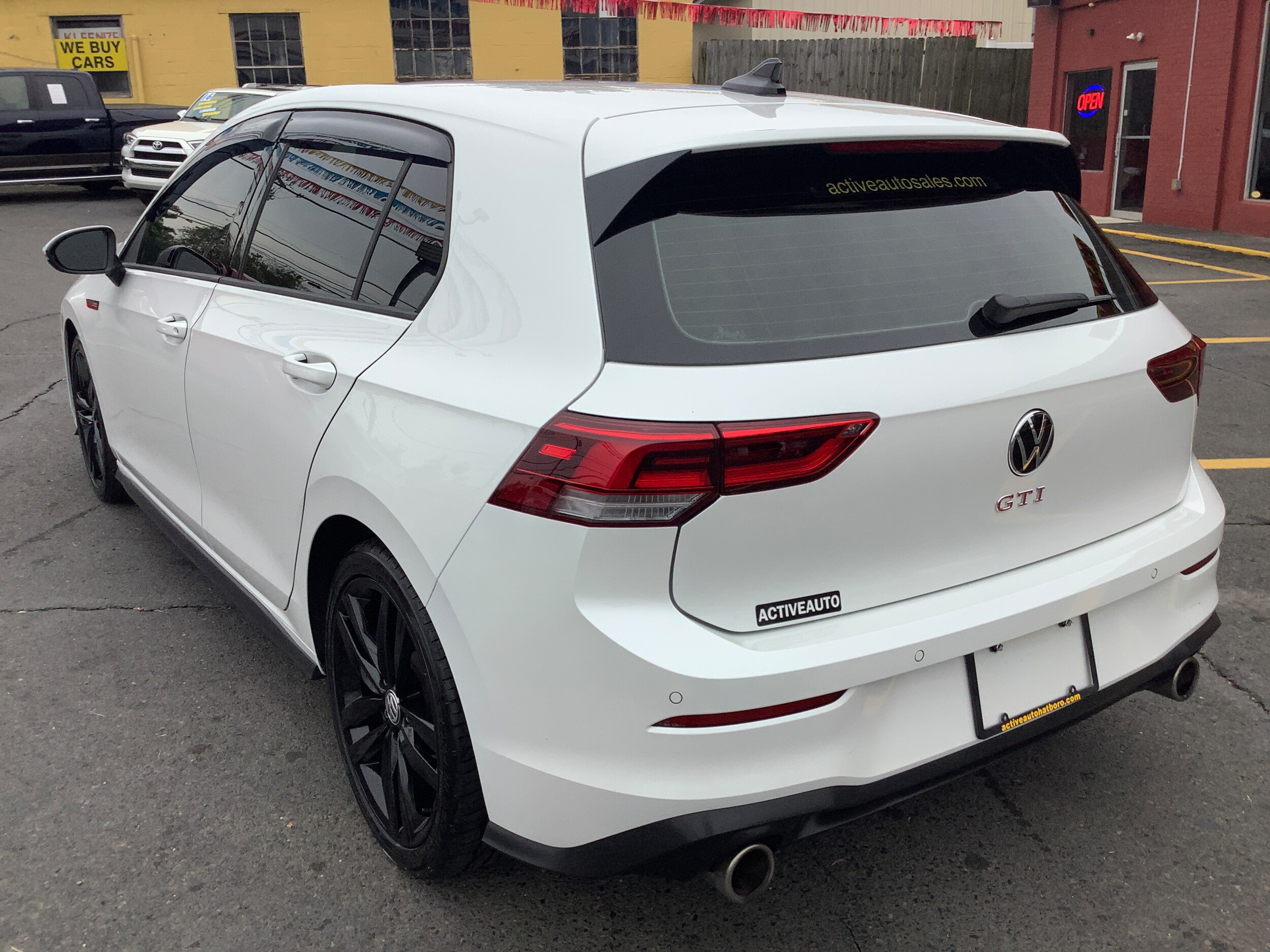 2022 Volkswagen Golf GTI SE photo 4