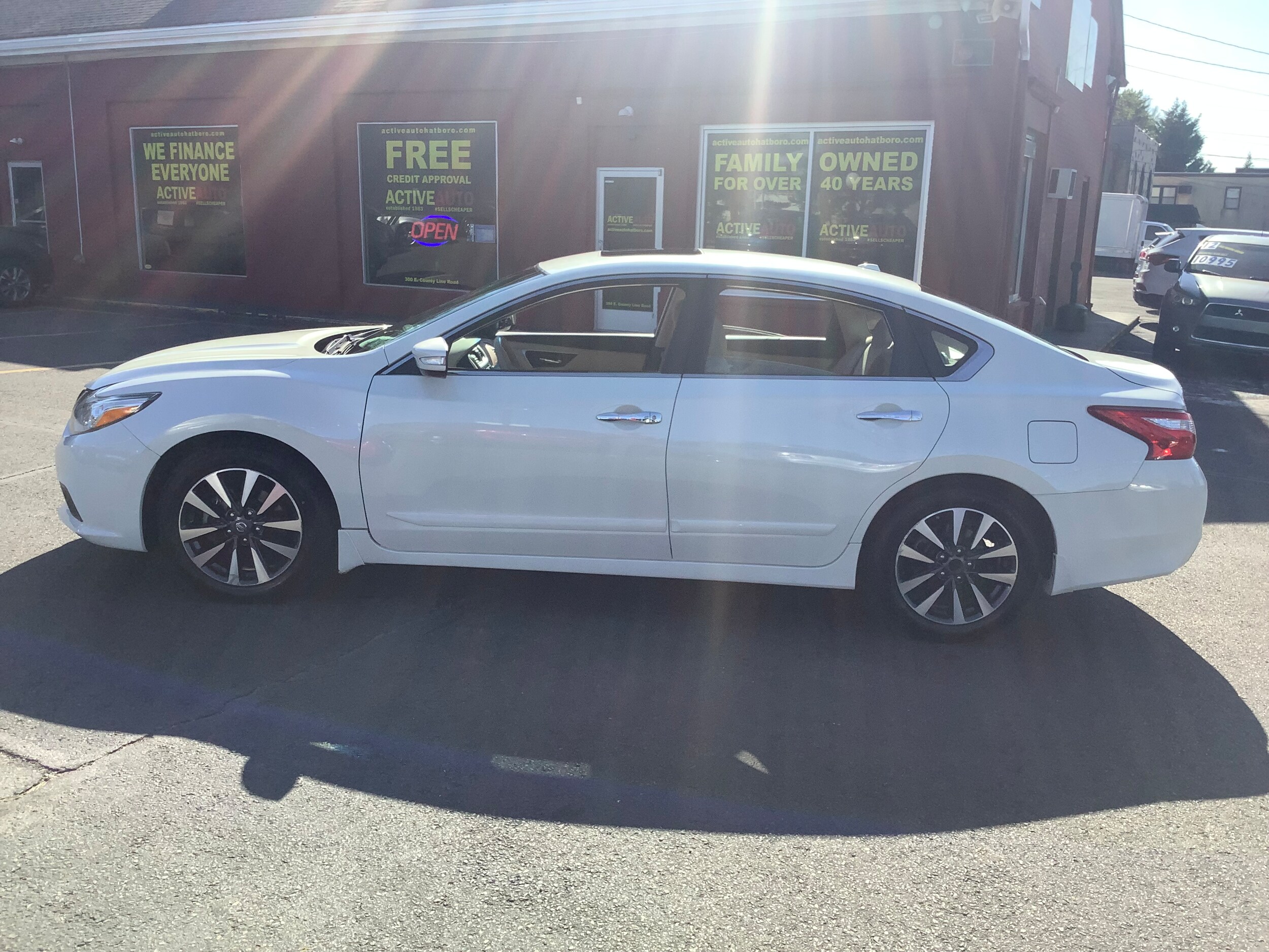 2016 Nissan Altima SV photo 4
