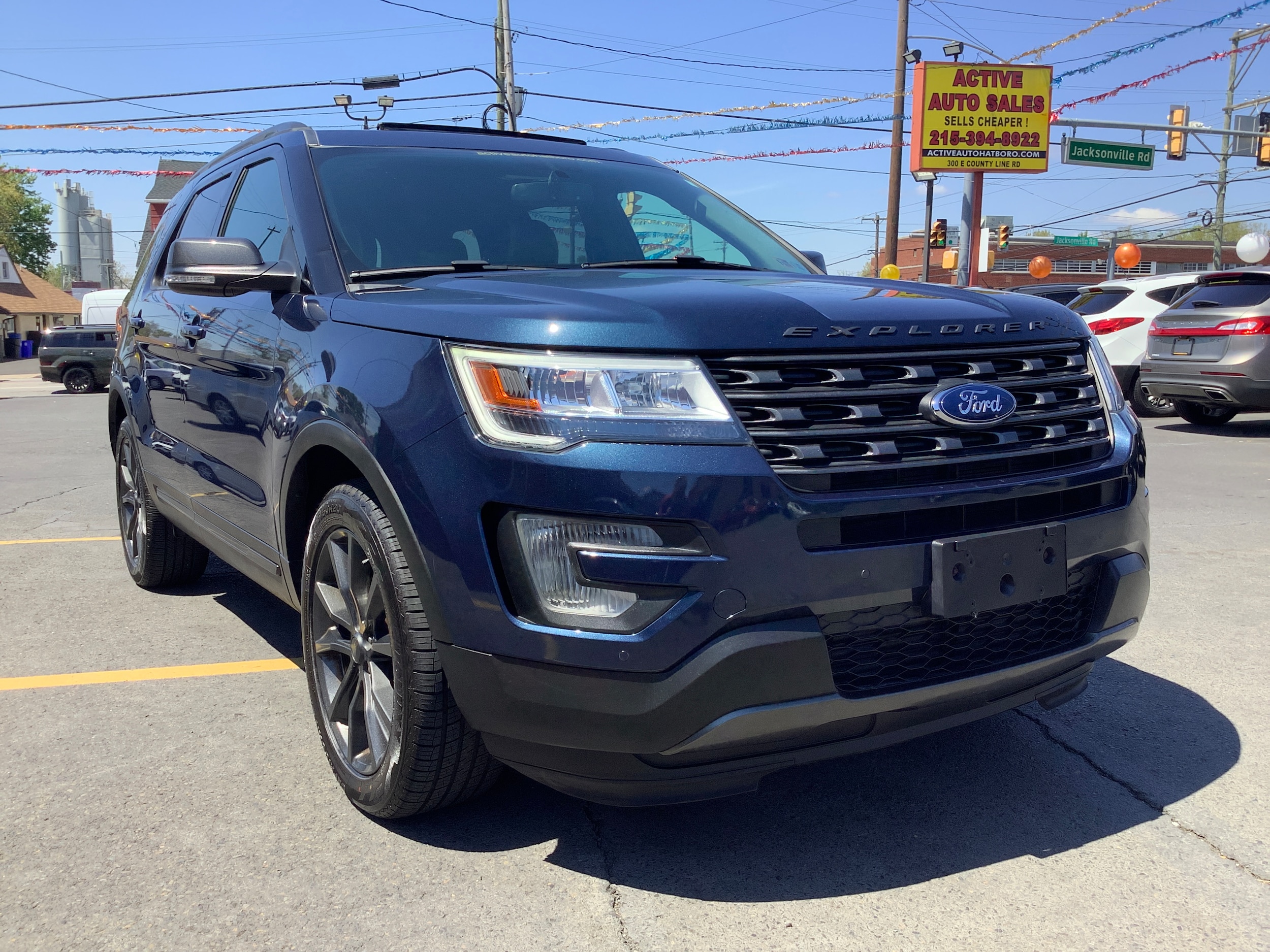 2017 Ford Explorer XLT 4WD's photo