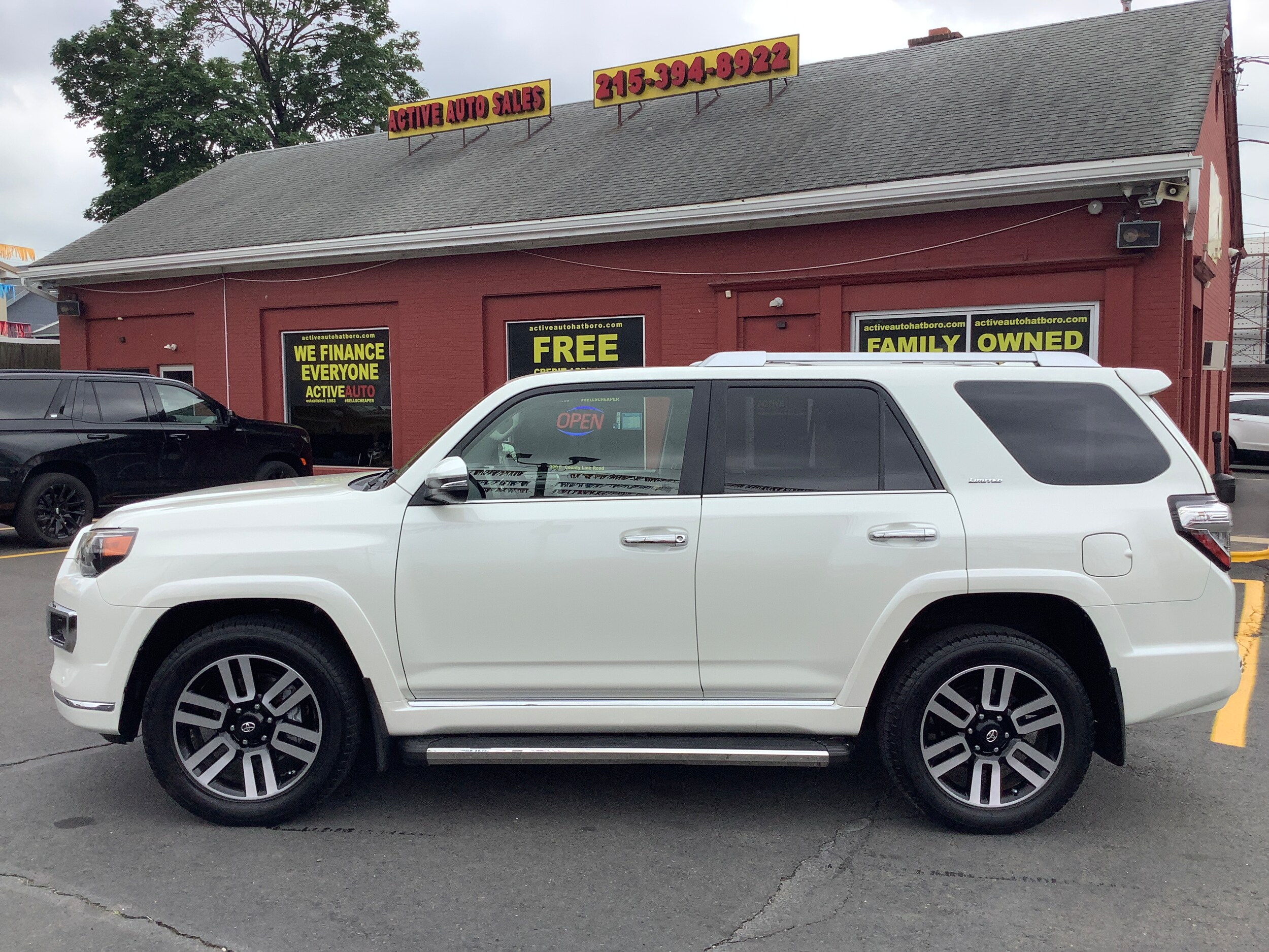 2016 Toyota 4Runner Limited photo 4